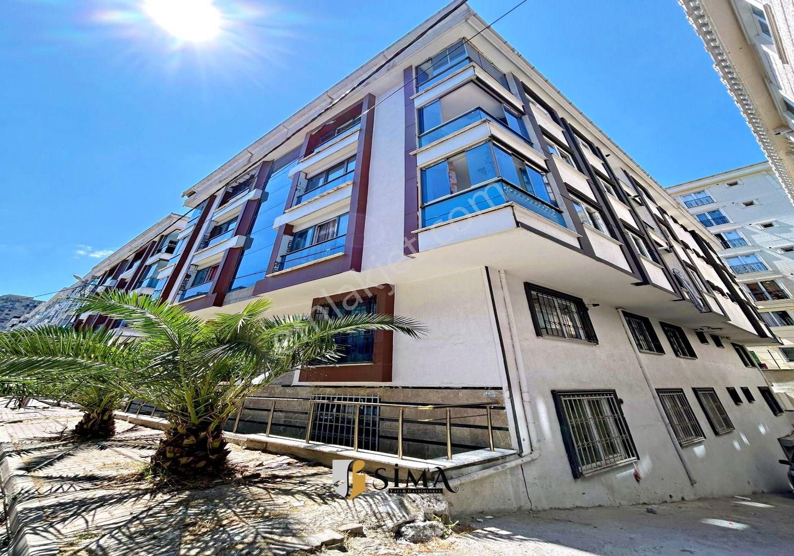 Metrobüse 5dk Butik Site İçerisinde Sıfır Kapalı Otoparkli 2+1