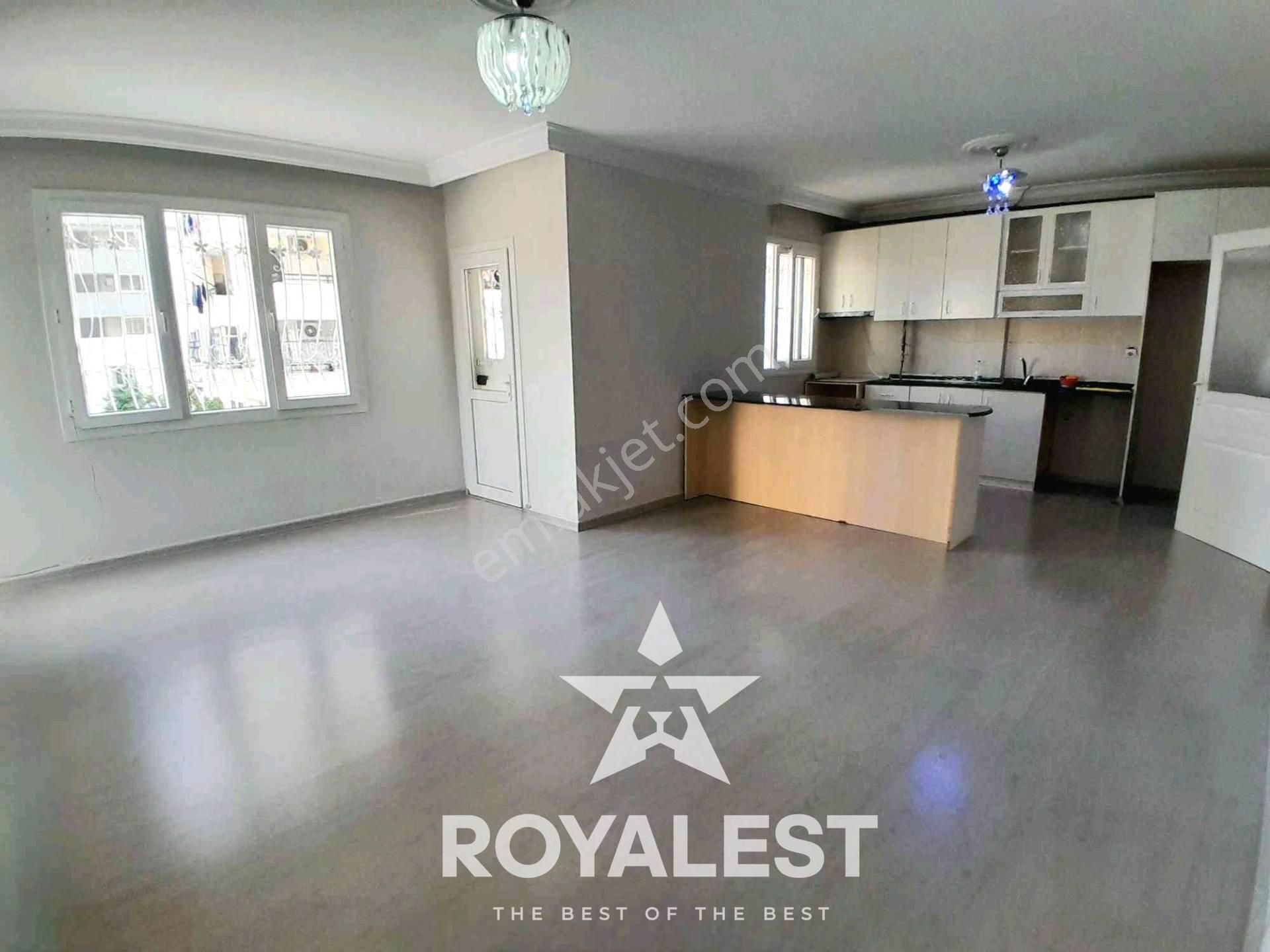 Royalest'ten Pınar'da Cepheleri Açık 3+1 Genişliğinde 2+1 Daire