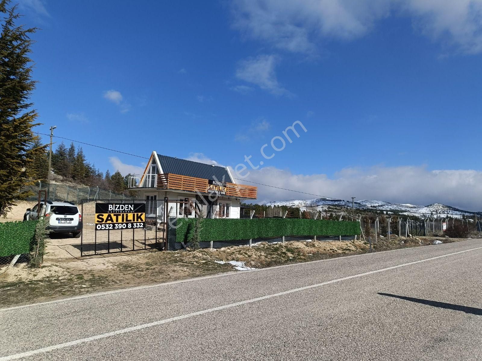 Apa Barajı Başara Yol Cepheli 2+1 Bungalow Evi Olan 874 M2 Bahçe