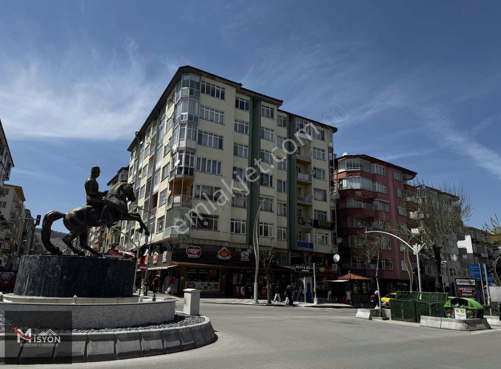 Yeşilyolda 160m2 Tamamen Yenilenmiş 3+1 Geniş Ferah Daire