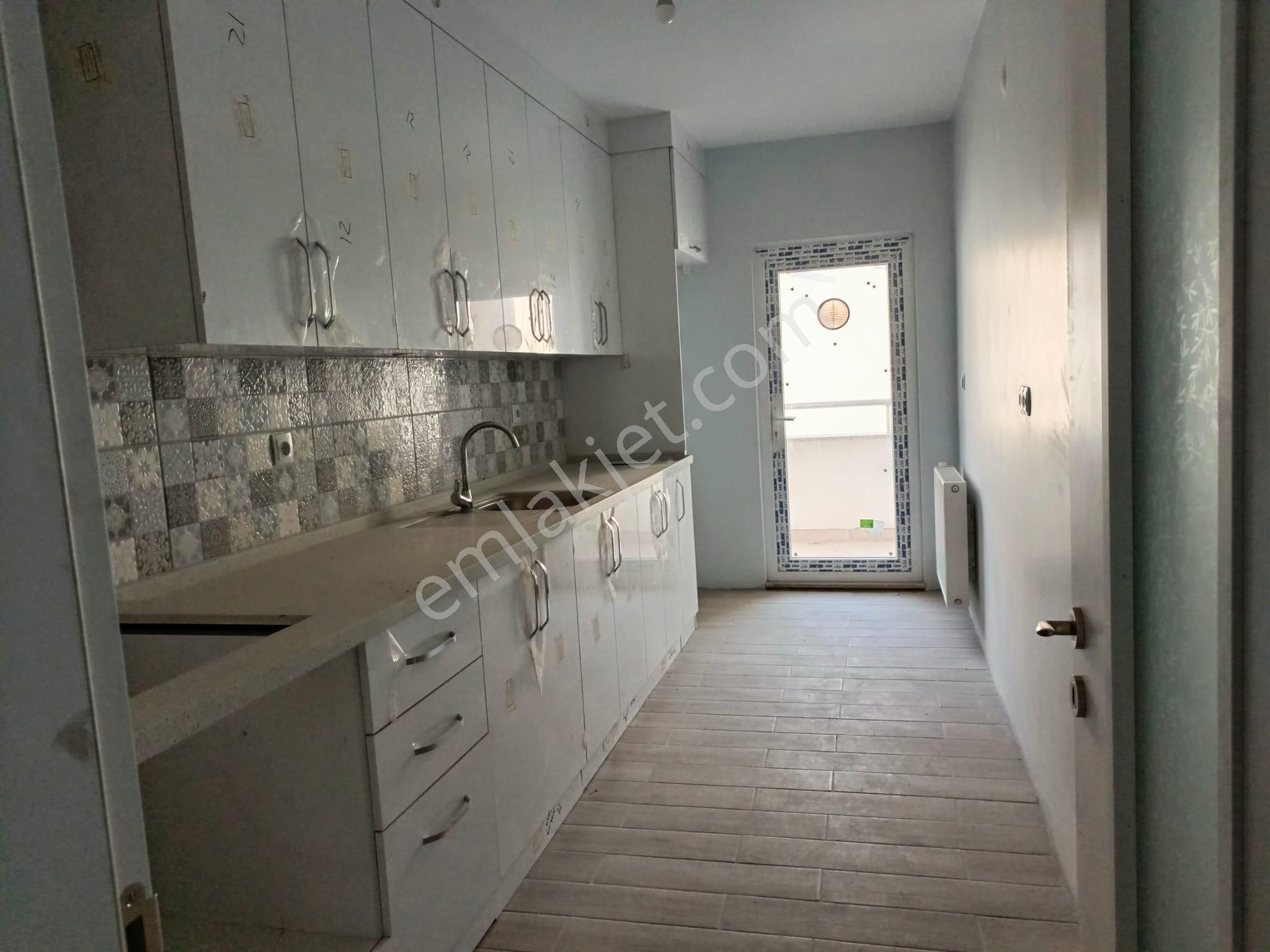 Uşak Ünalan Mahallesinde 90 M2 4. Kat Satılık Sıfır Daire