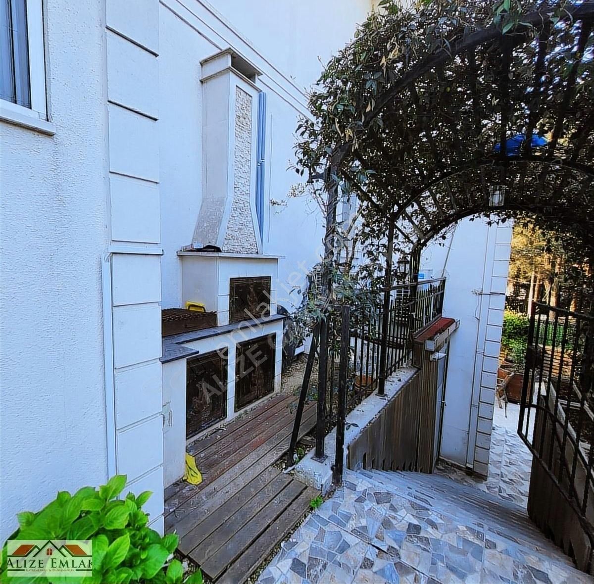 Alizeden Halkalı Atakent Soyakta İdialı Villa Açıklamayı Okuyun - Görsel 8