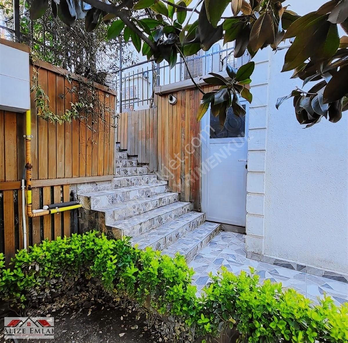 Alizeden Halkalı Atakent Soyakta İdialı Villa Açıklamayı Okuyun - Görsel 45