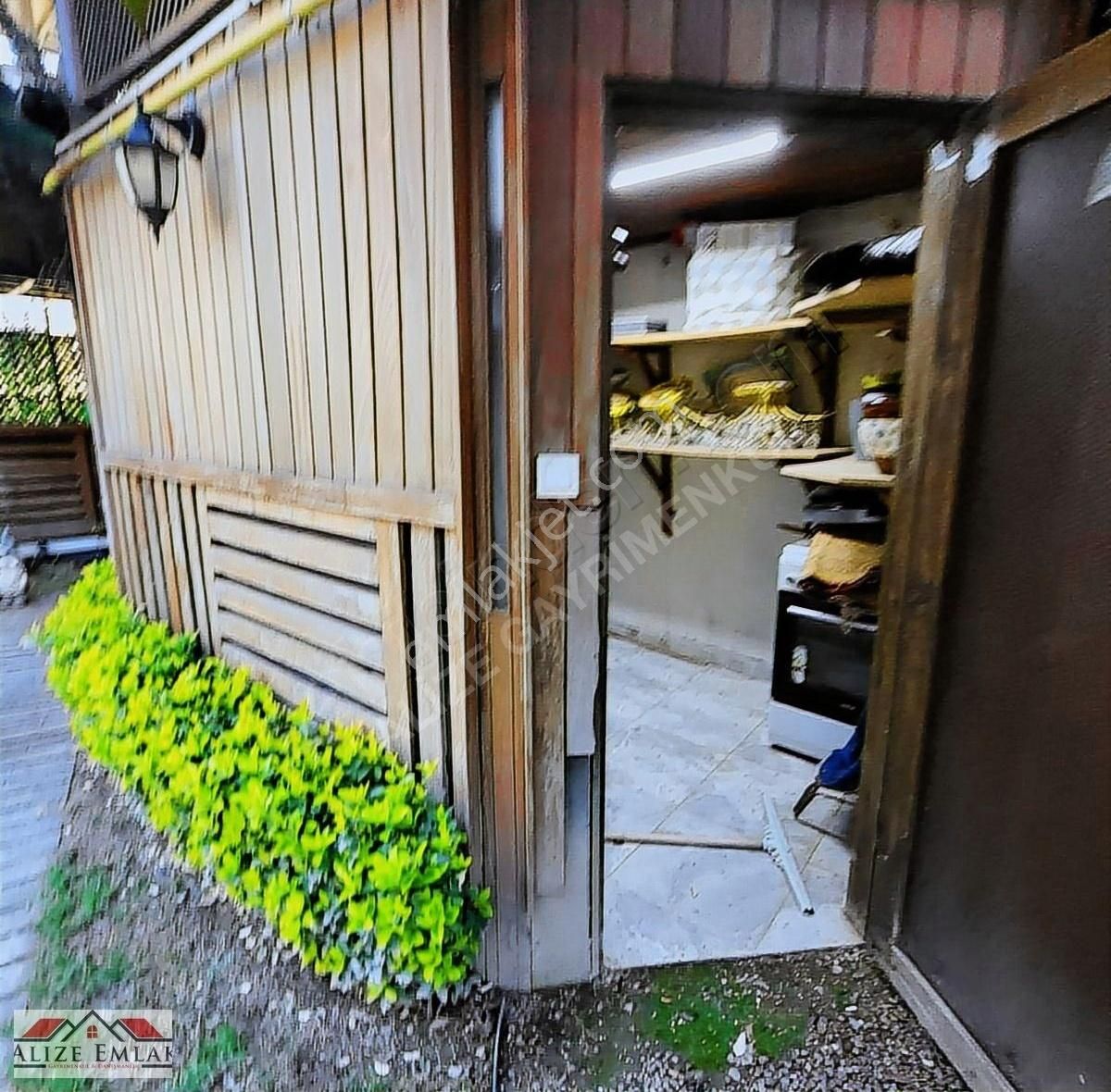 Alizeden Halkalı Atakent Soyakta İdialı Villa Açıklamayı Okuyun - Görsel 28