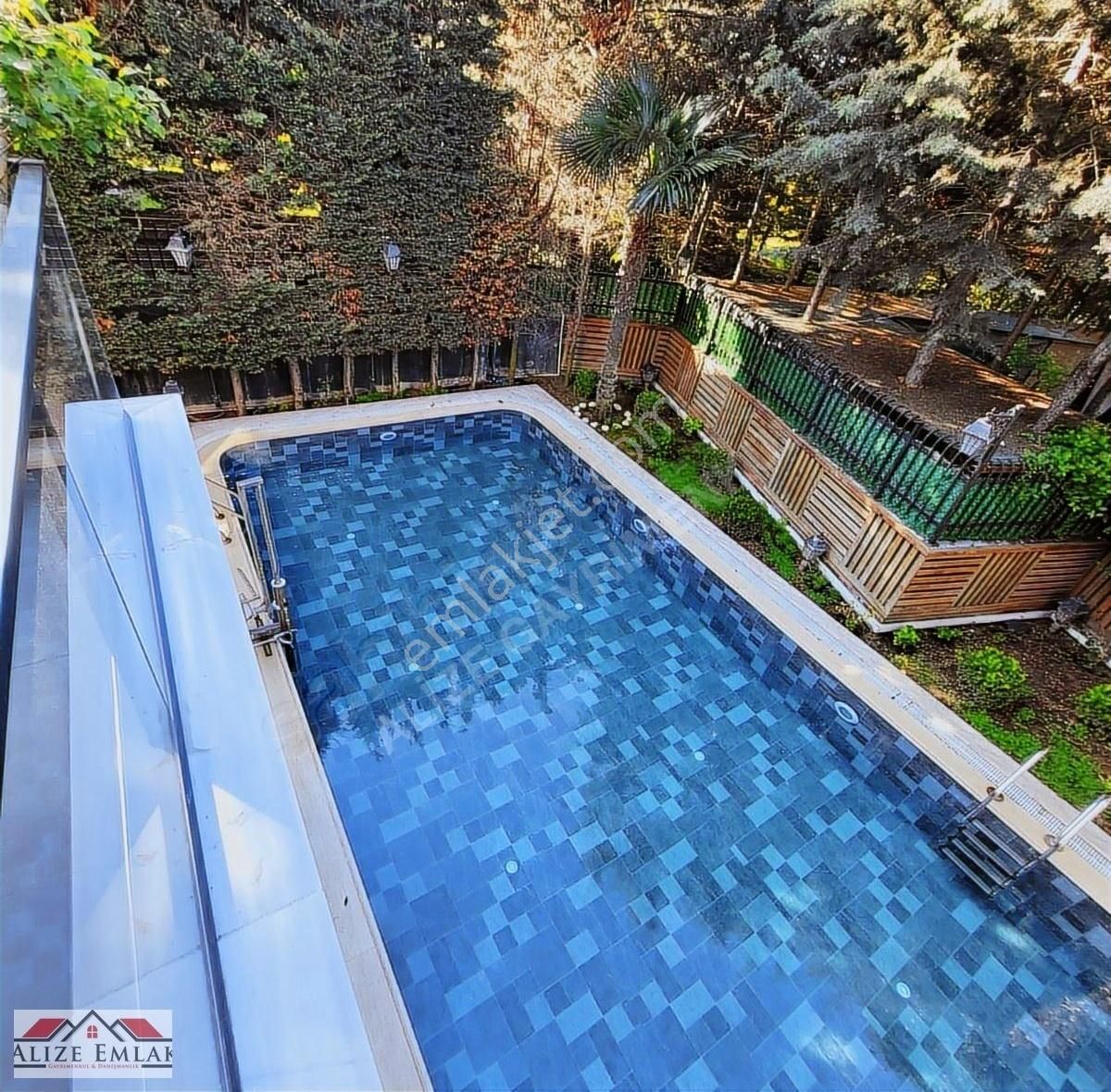 Alizeden Halkalı Atakent Soyakta İdialı Villa Açıklamayı Okuyun - Görsel 25