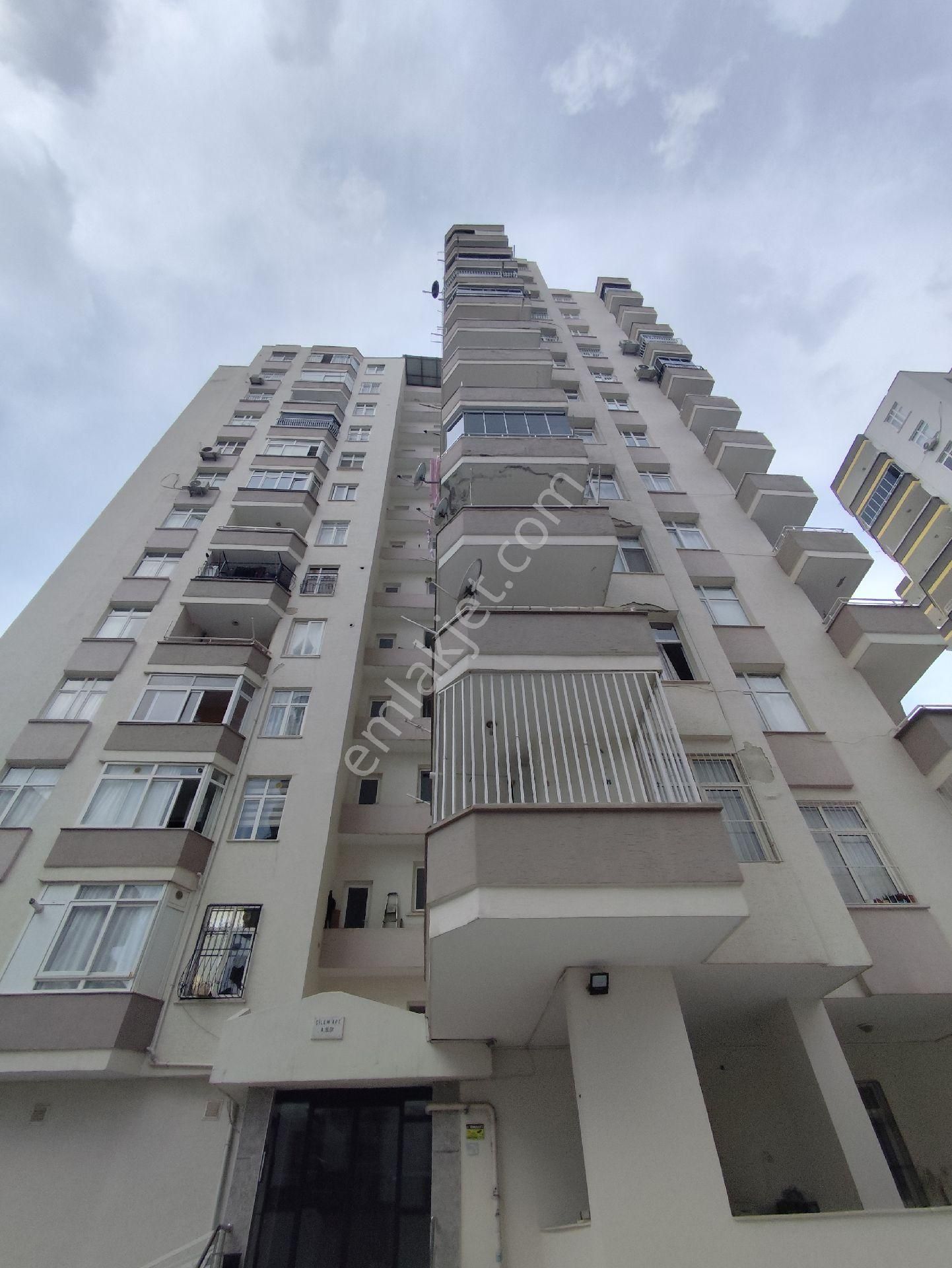 Hayalparkta 3+1kapali Mutfak Dogalgazli Site İcinde İkizler Koprusu Yaninda