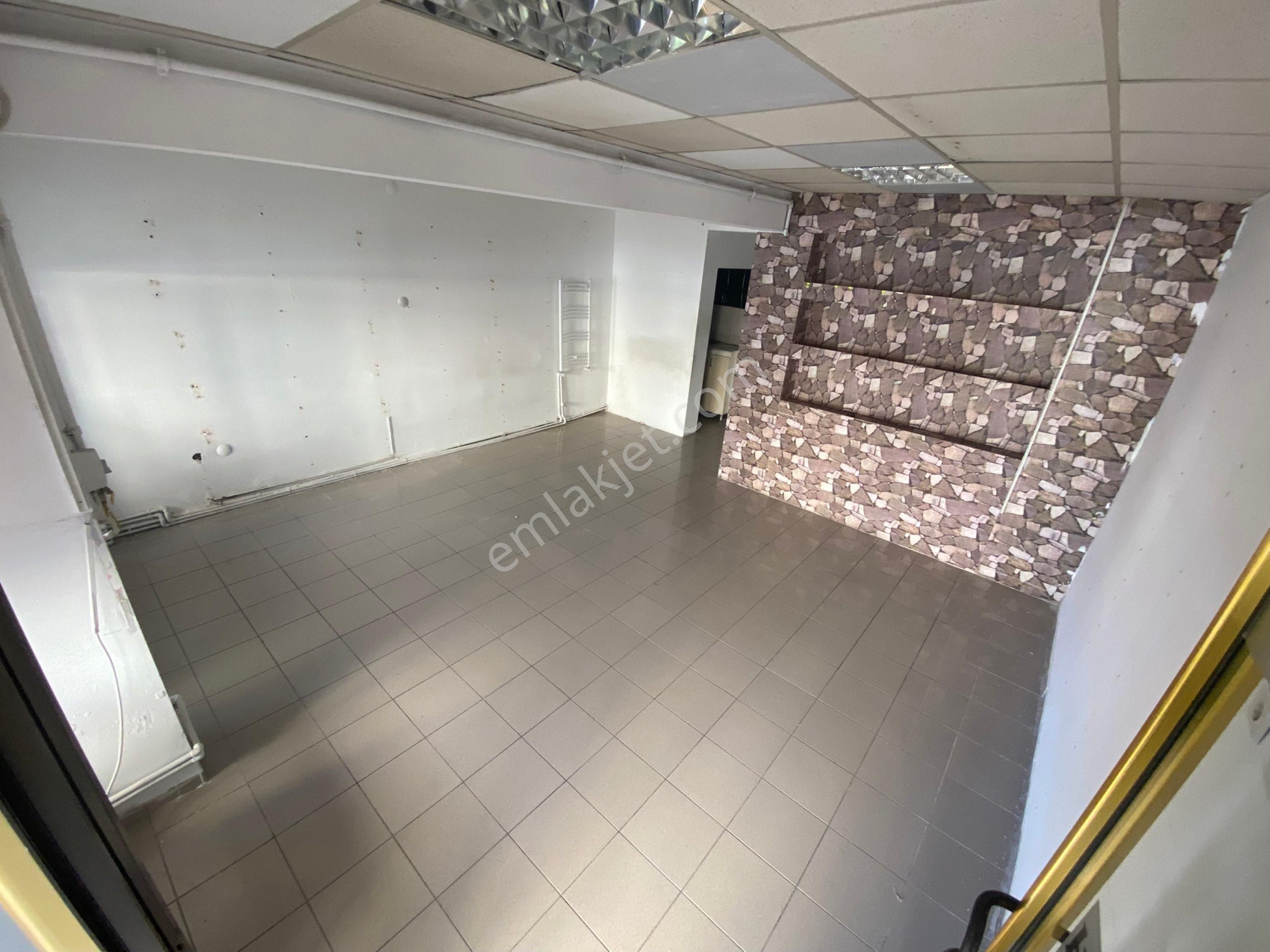 (3156) Basın Caddesinde Atm Karşısı Kiralık Boş Dükkan