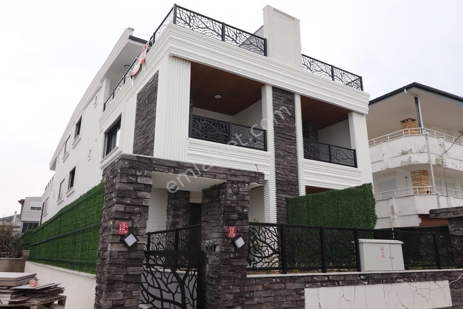 Yenimahalle De Nezih Bölgesinde Muhteşem Bir Yapı 4+1 Villa