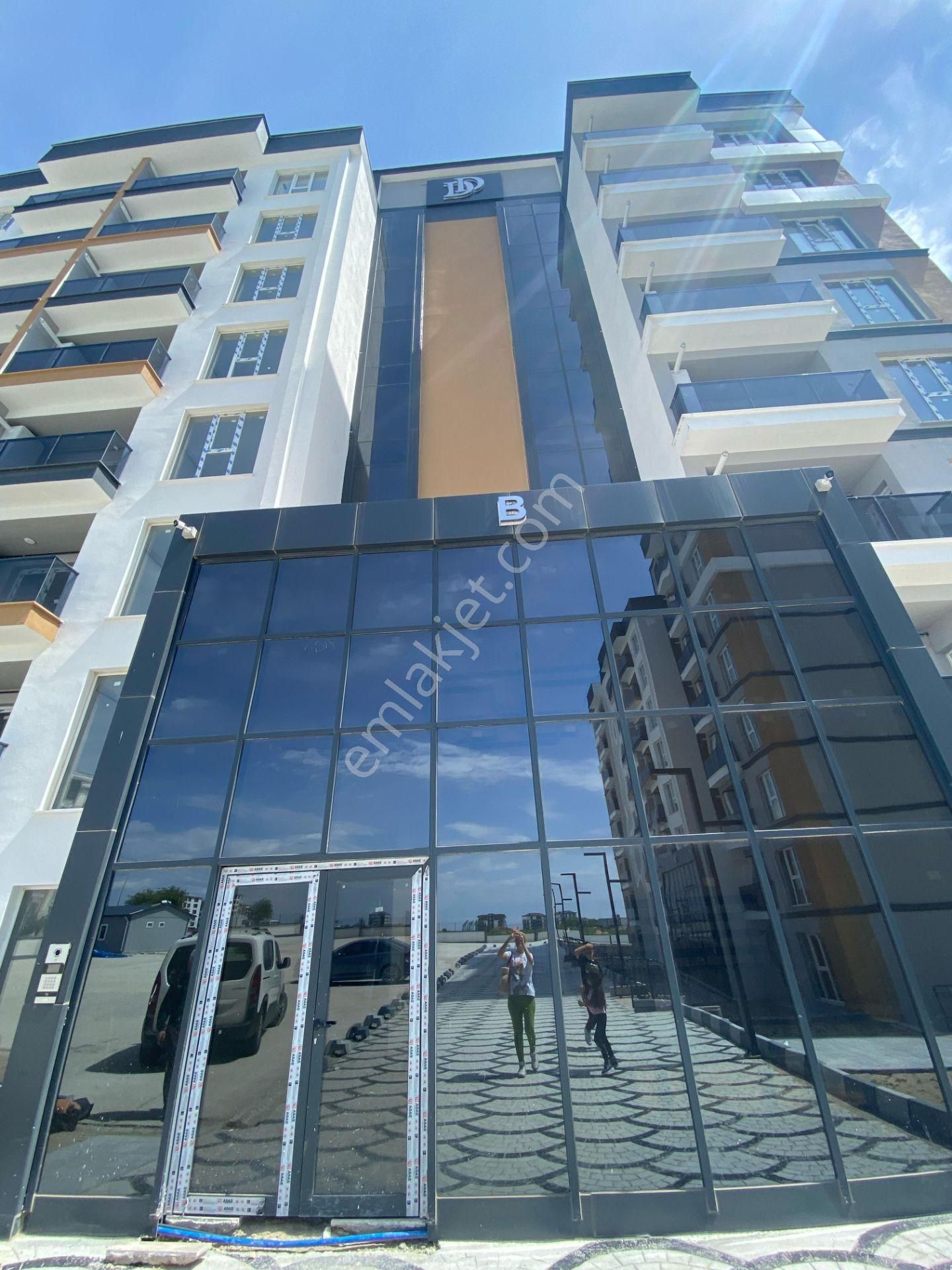 Remax Land'dan Çerkezköy Danış Dıamond Hill'de Eşyalı Sıfır 1+1 Daire