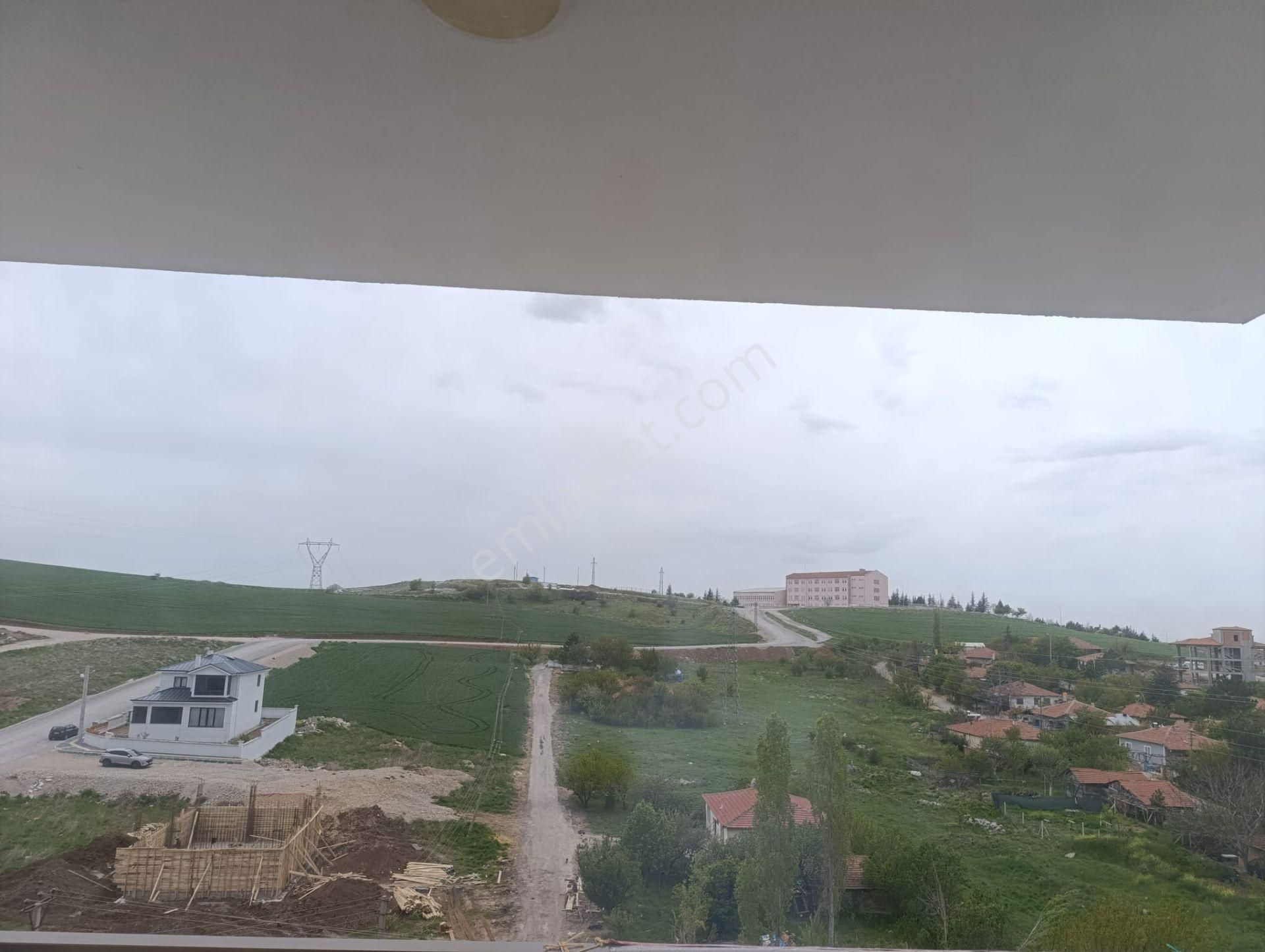Çorum Merkez Bahabey Caddesi Müjgan Şah Düğün Salonu Yanı