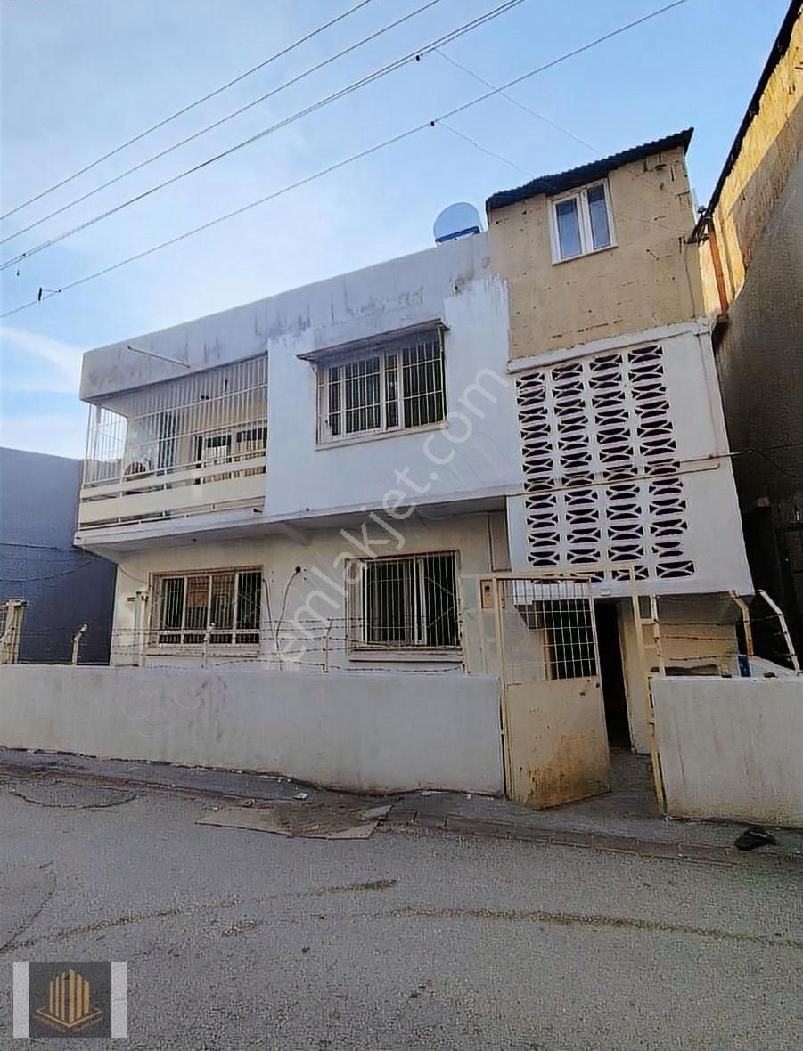 Sağlam'dan Fevzipaşada 2 Katlı Garajlı 3+1 Satılık Müstakil
