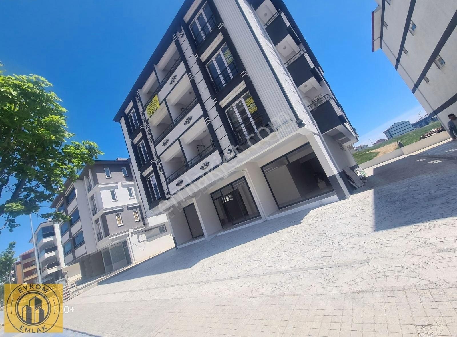 Şeyhsinan Ecevit Bulvarina Yakın Kervanci 3 İle Karşı Karşıya