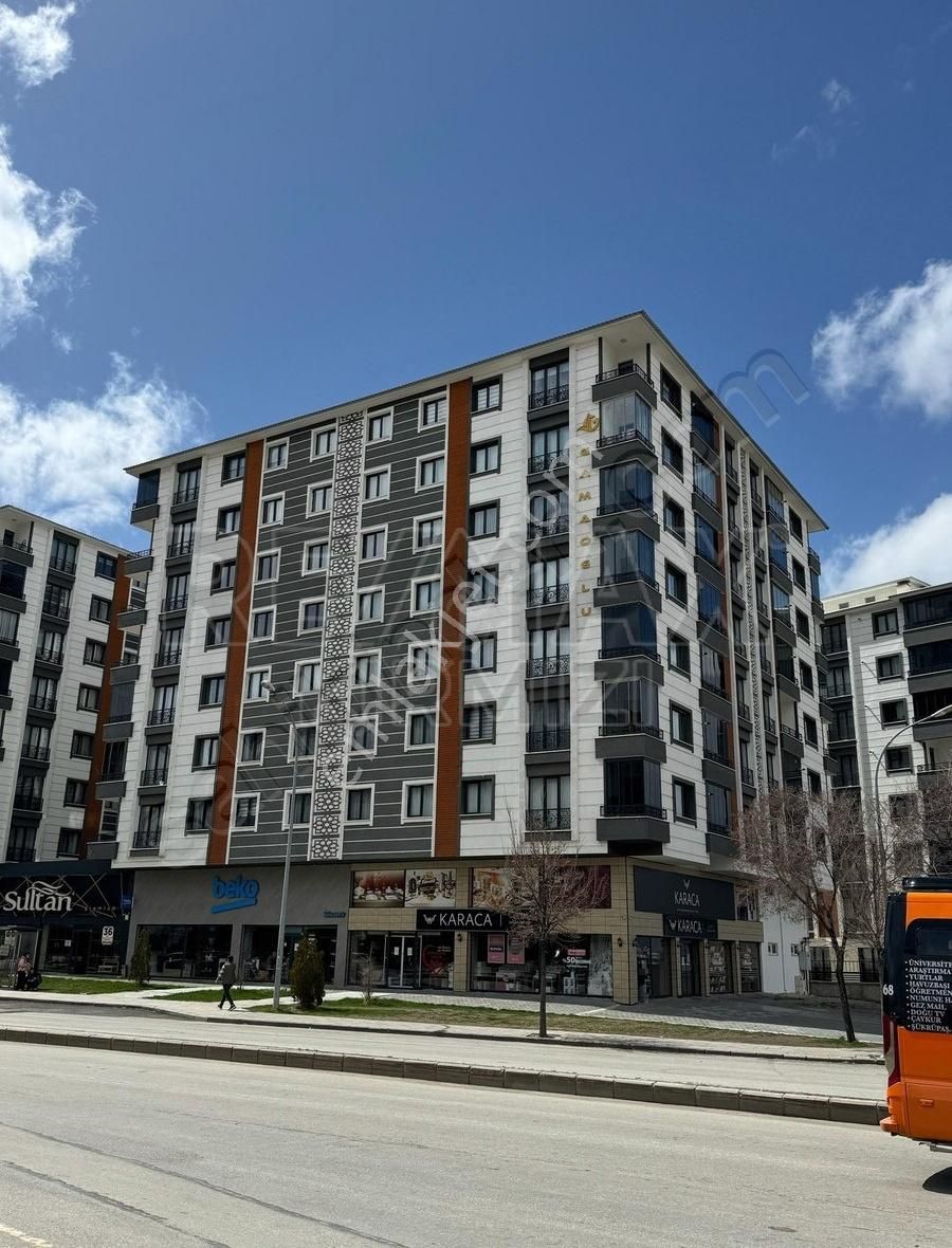 Re/max Kırmızı'dan Erzurum Kombina Satılık 4+1 Daire