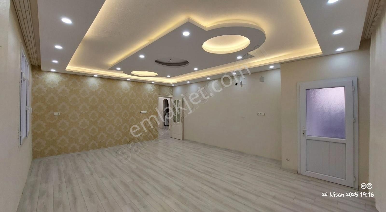 Kemalpaşa'da Geniş Oturumlu K.m 3+1 Cazip Kiralık Daire