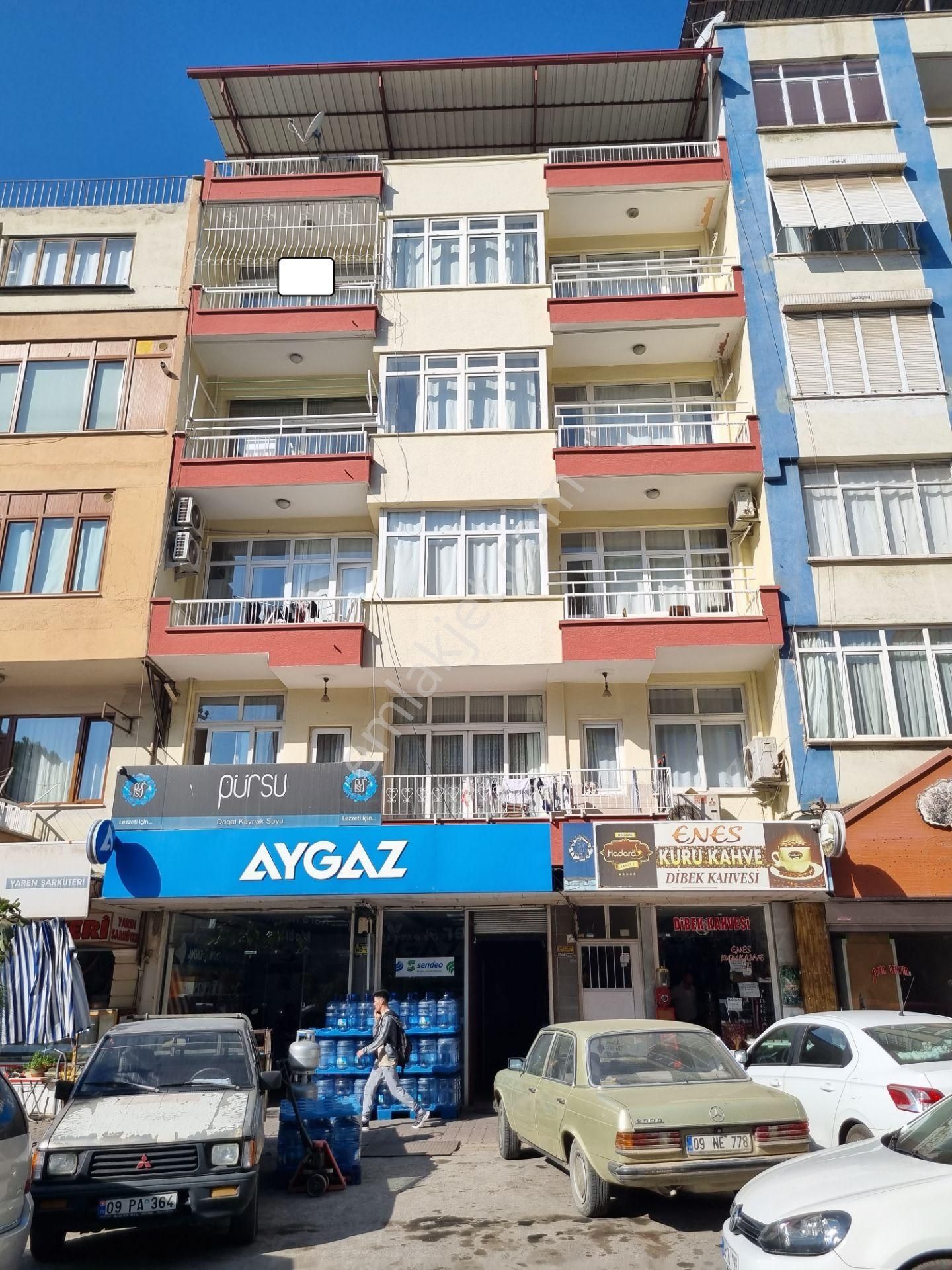Karaçay Mah.'de Hürriyet Cd. Üzerinde Eşyalı 2+1 Kiralık Daire