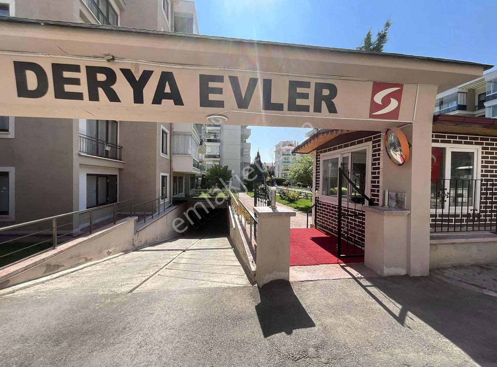 Uydukentte Site İçersinde Bahçe Kat Kiracılı 3+1 Daire