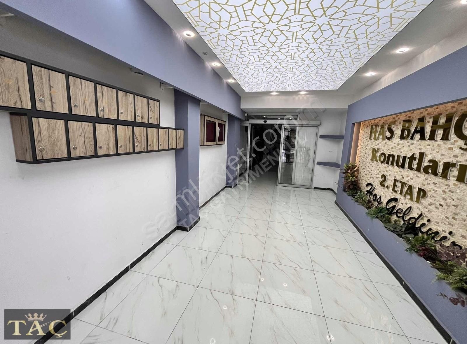 Taç Gayrimenkulden Göztepede Ara Kat 190 M2 3,5+1 Site İçi Daire