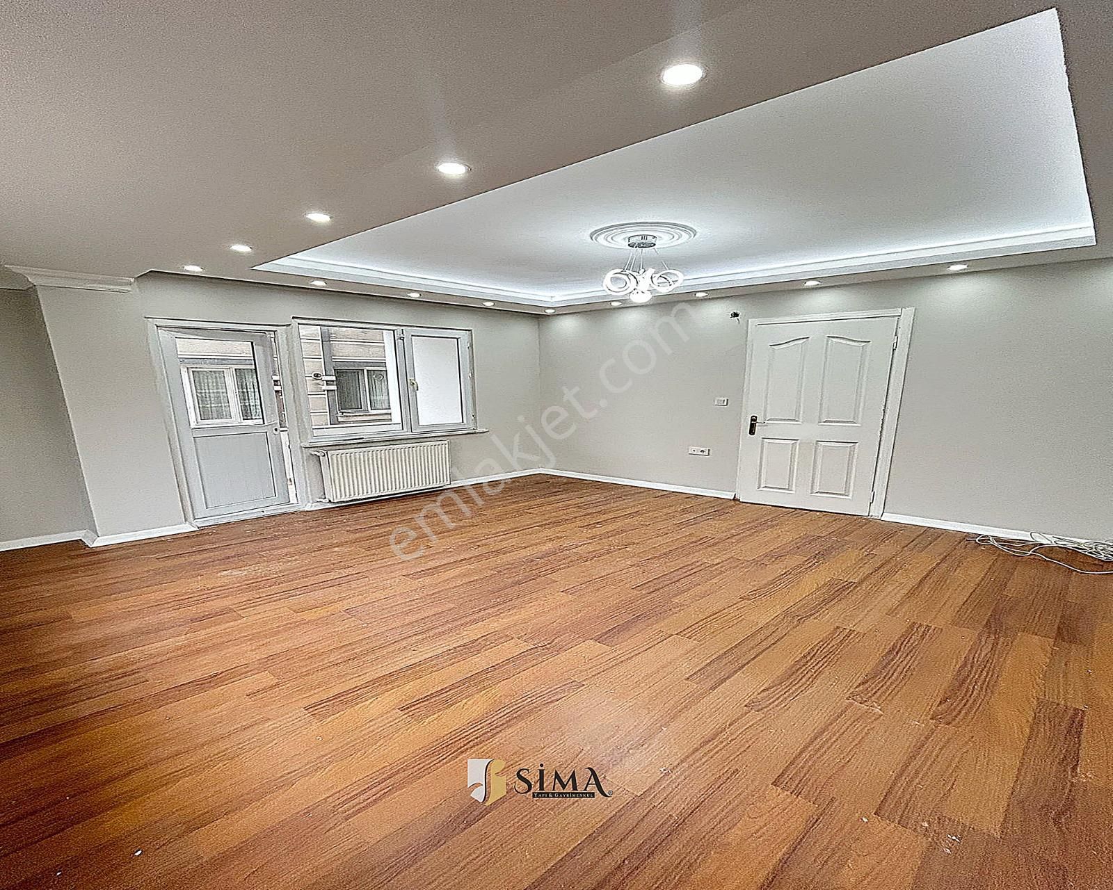 Metrobüse Yakın 3+1 130m2 Geniş Ferah Balkonlu Daire