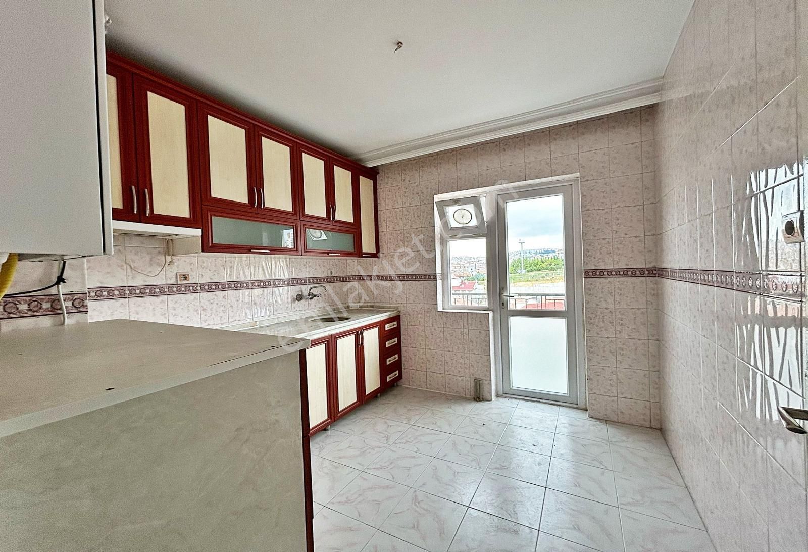 (1020) Keçiören Çaldıranda 3.üst Katta 3+1 Boş Daire