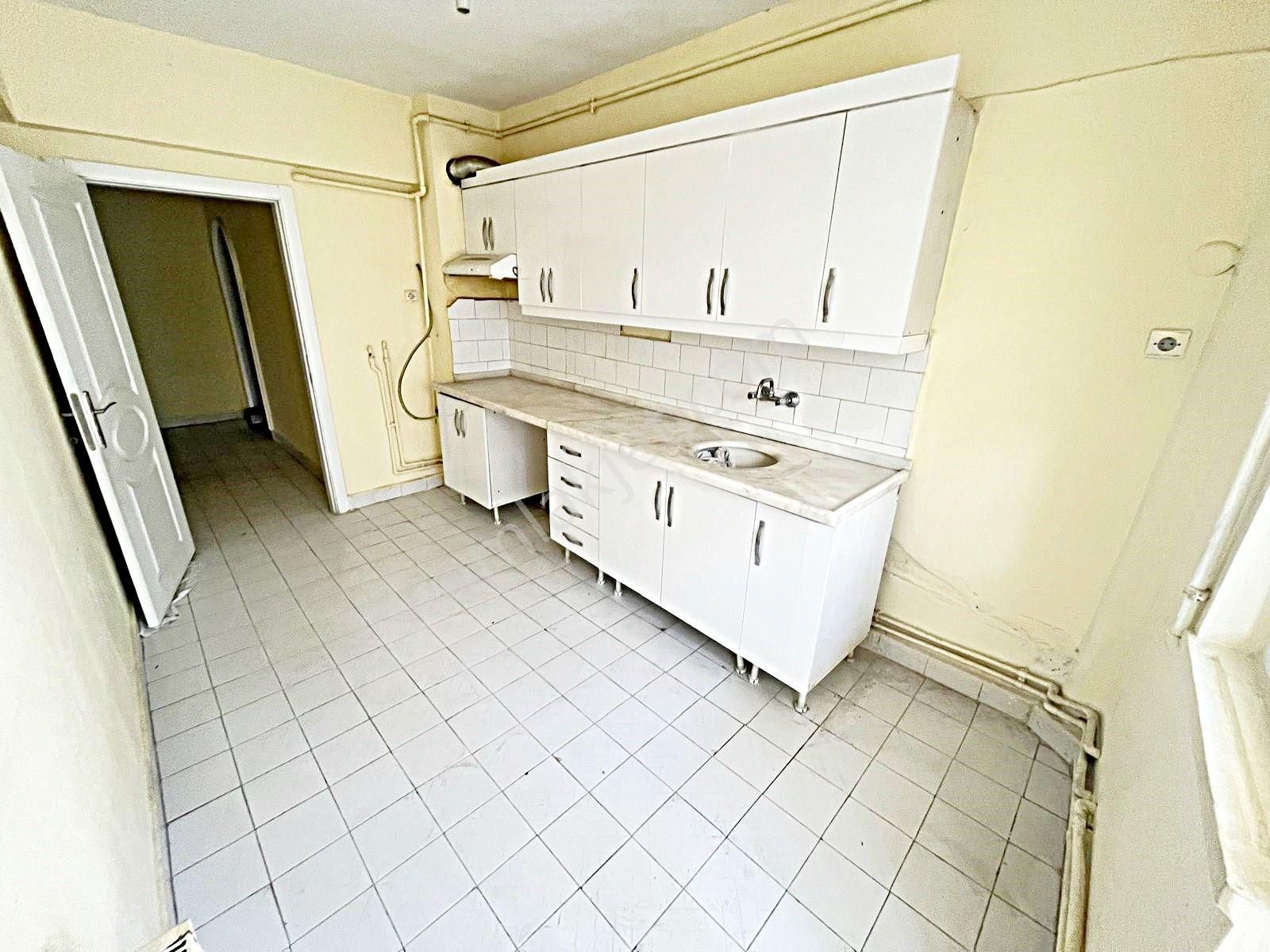 İstasyon Mah. 3+1 Arakatta Yapılı Satılık Daire