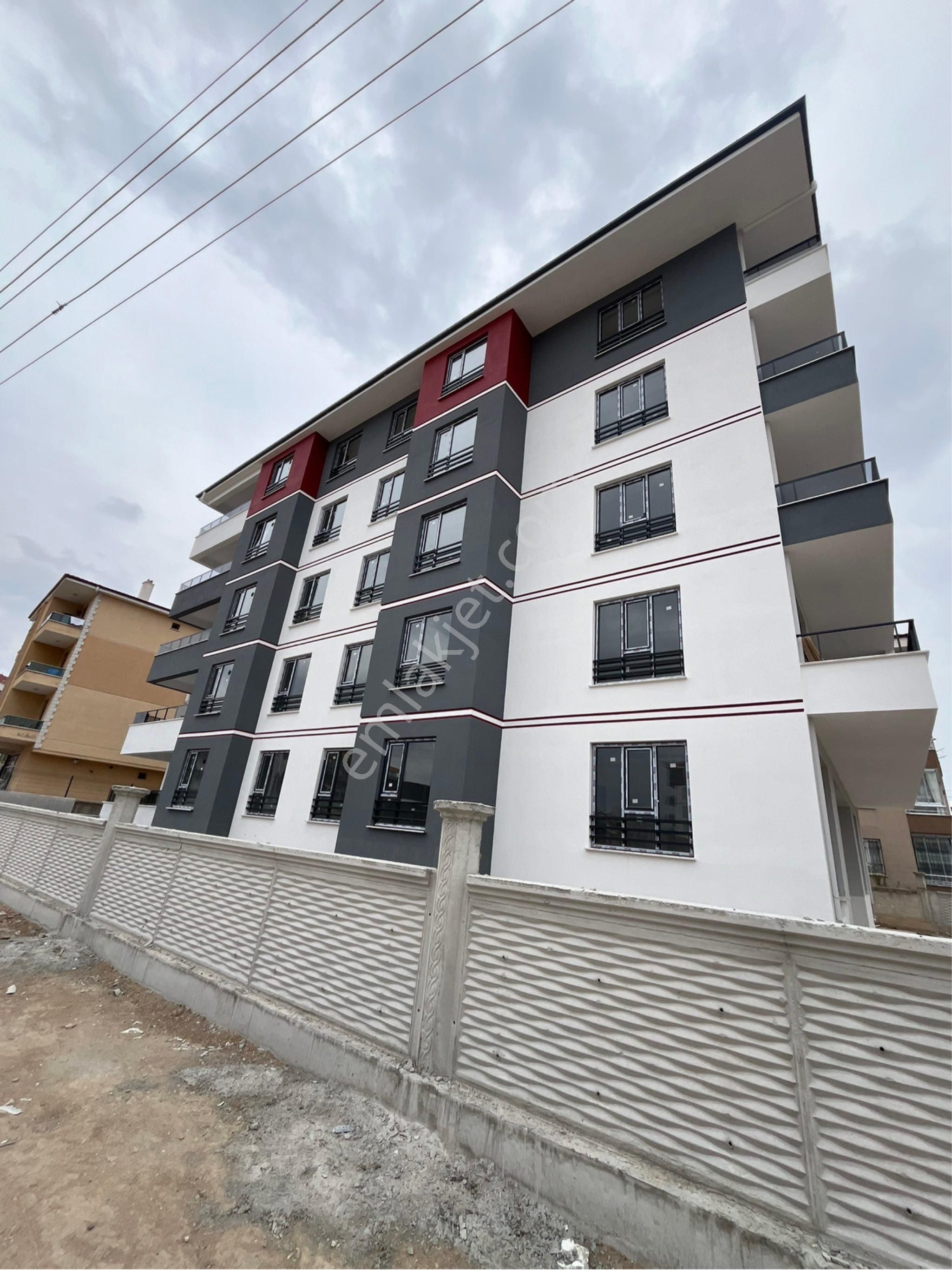 Fetih Caddesi Yakını 3+1 Arakat Daire