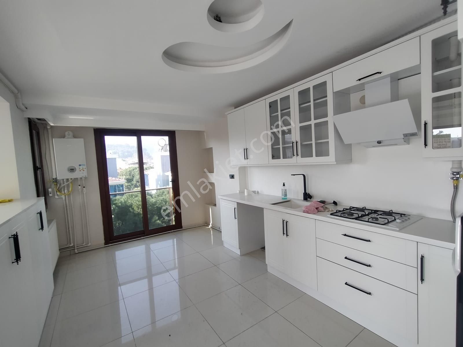 Manisa Salihli Namıkkemal Mah Kiralık 280 M2 4+1 Doağalgazlı Dublex Daire