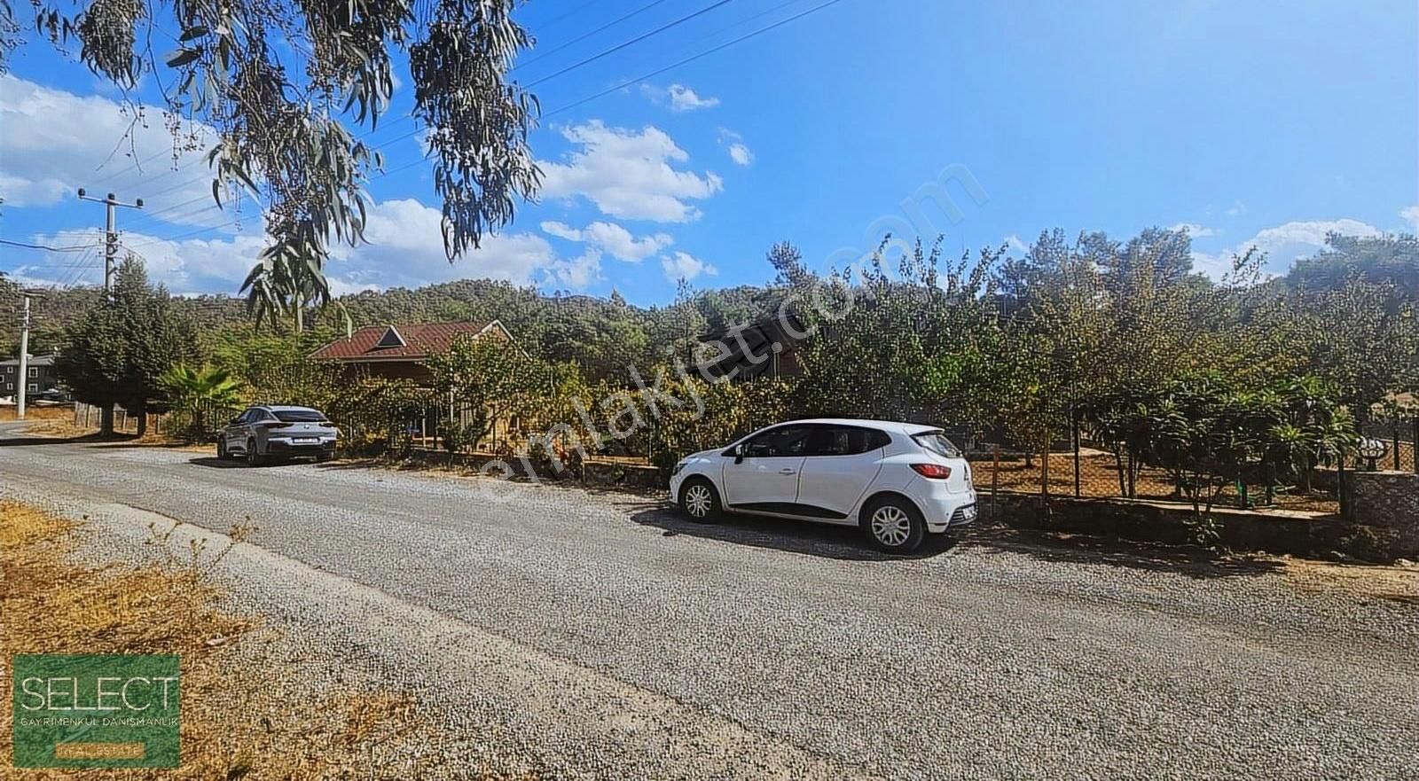 Marmaris Değirmenyanı 590 M2 ,içinde Yapı Bulunan, Satılık Tarla