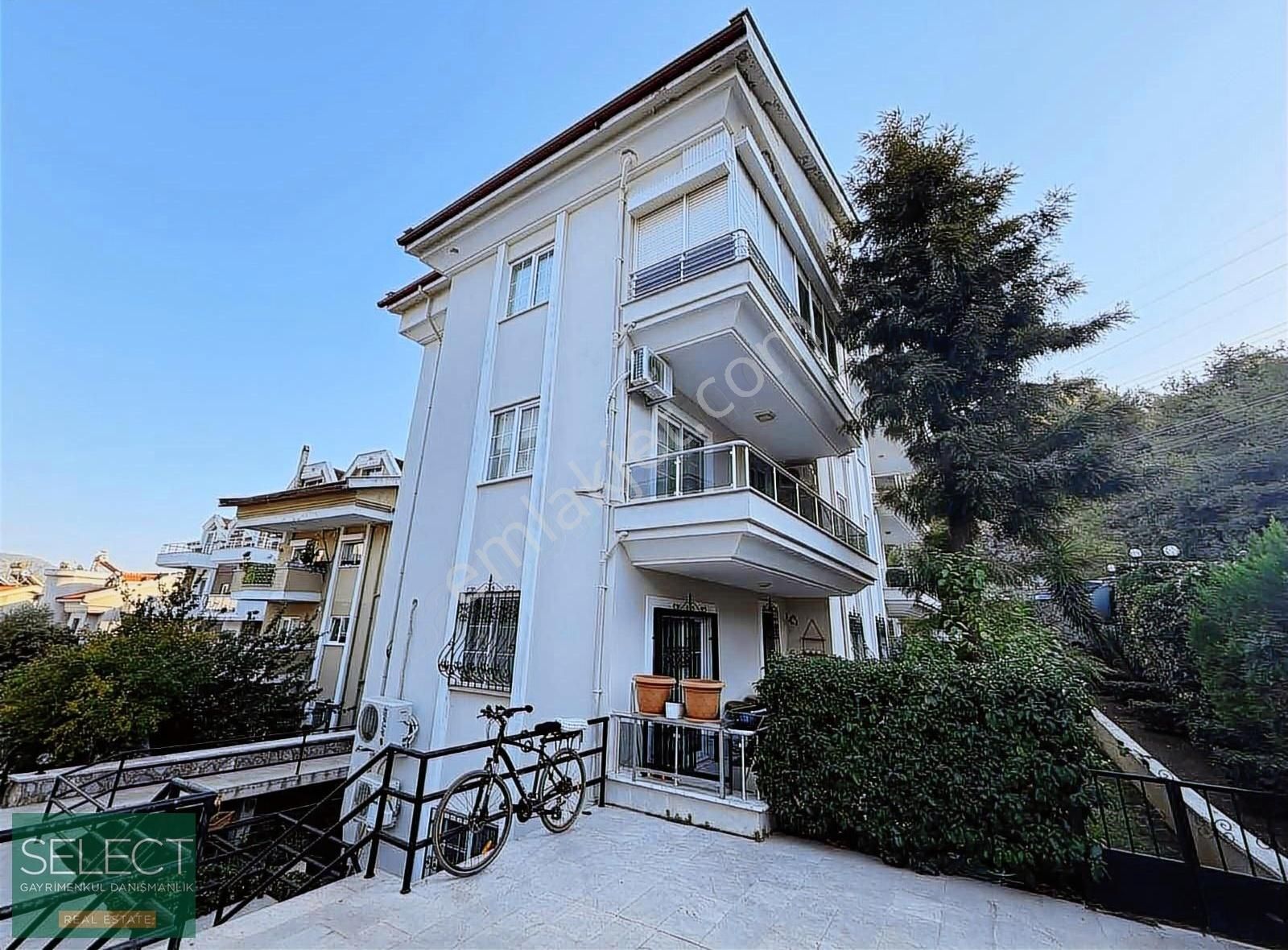Marmaris Havuzlu Sitede Bahçeli 2+1 Satılık Daire