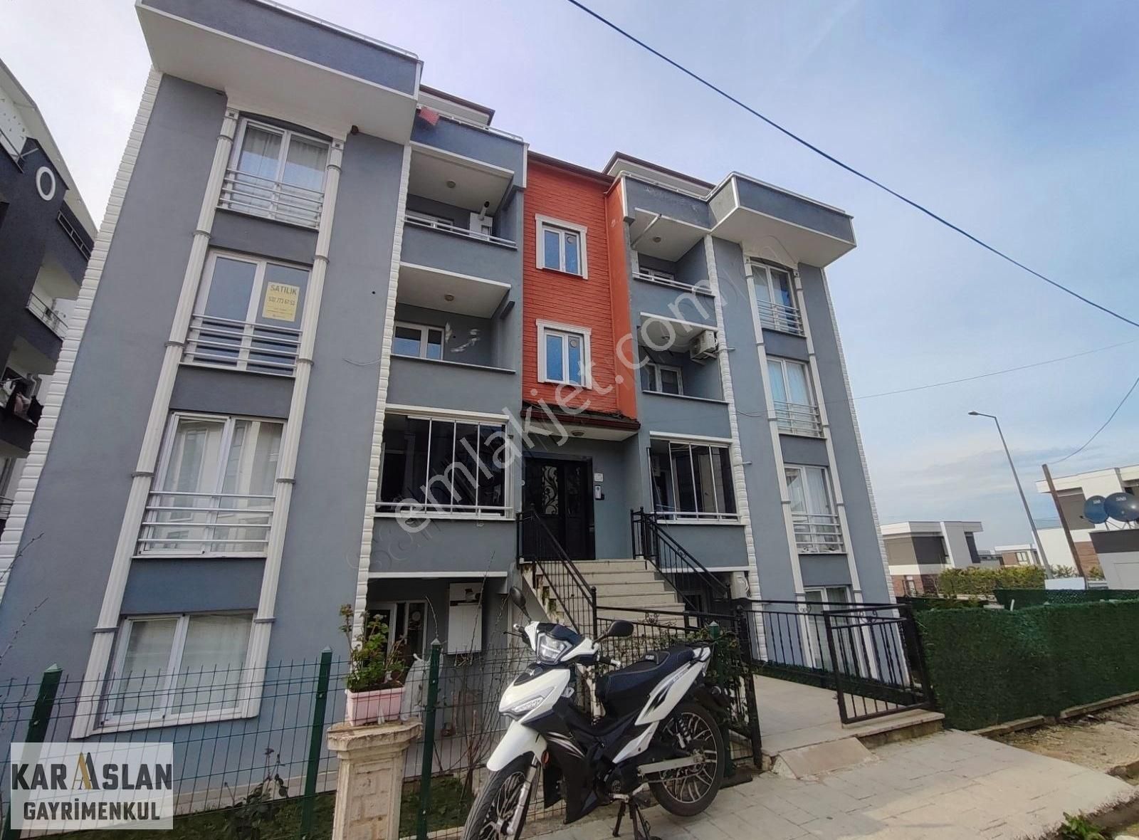 Başiskele Fatihte Deniz Manzaralı 2+1 Satılık Çatı Dubleks Daire