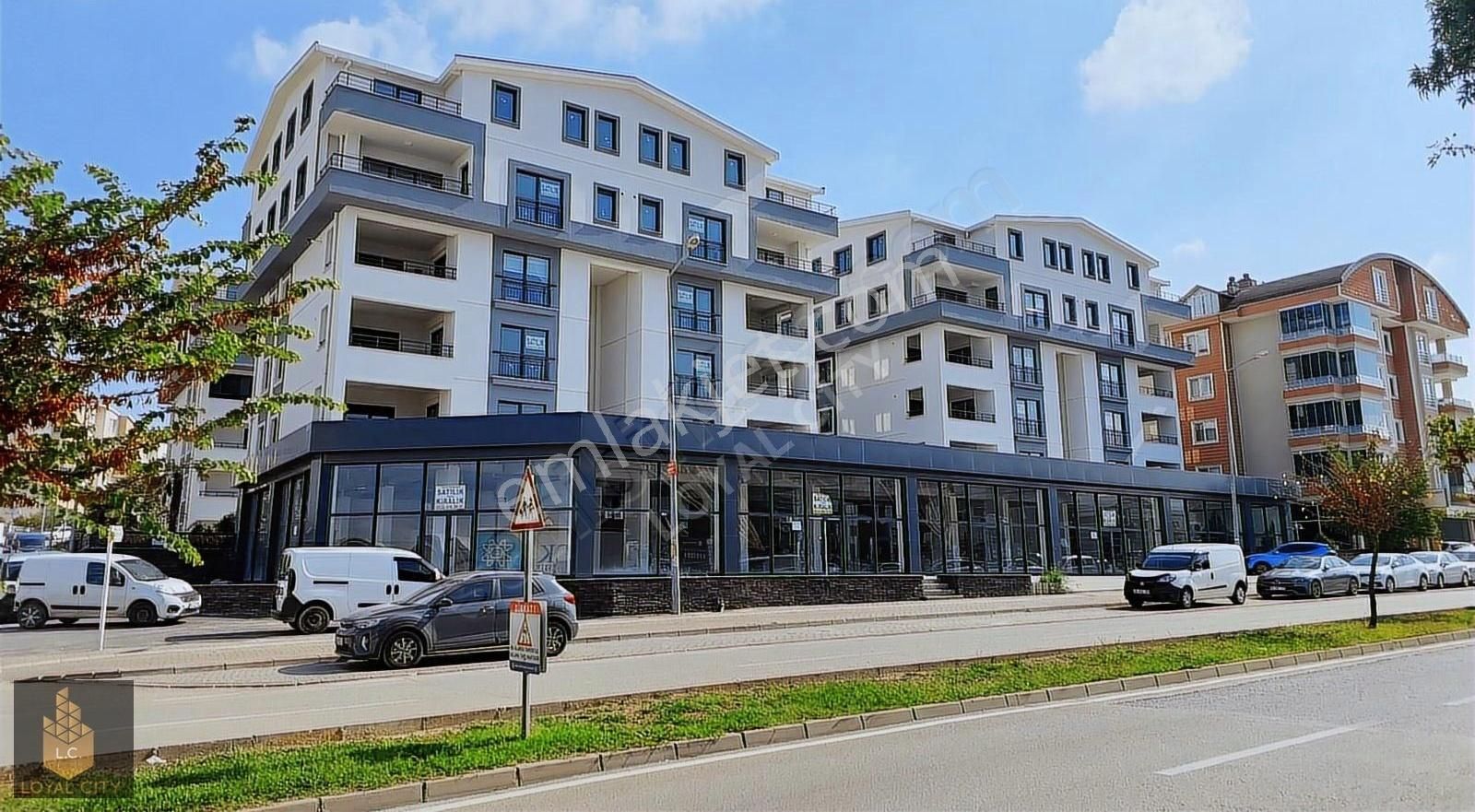Demirciyolu Cd.' De 1000 M2 Kurumsal Firmalara Kiralık İşyeri