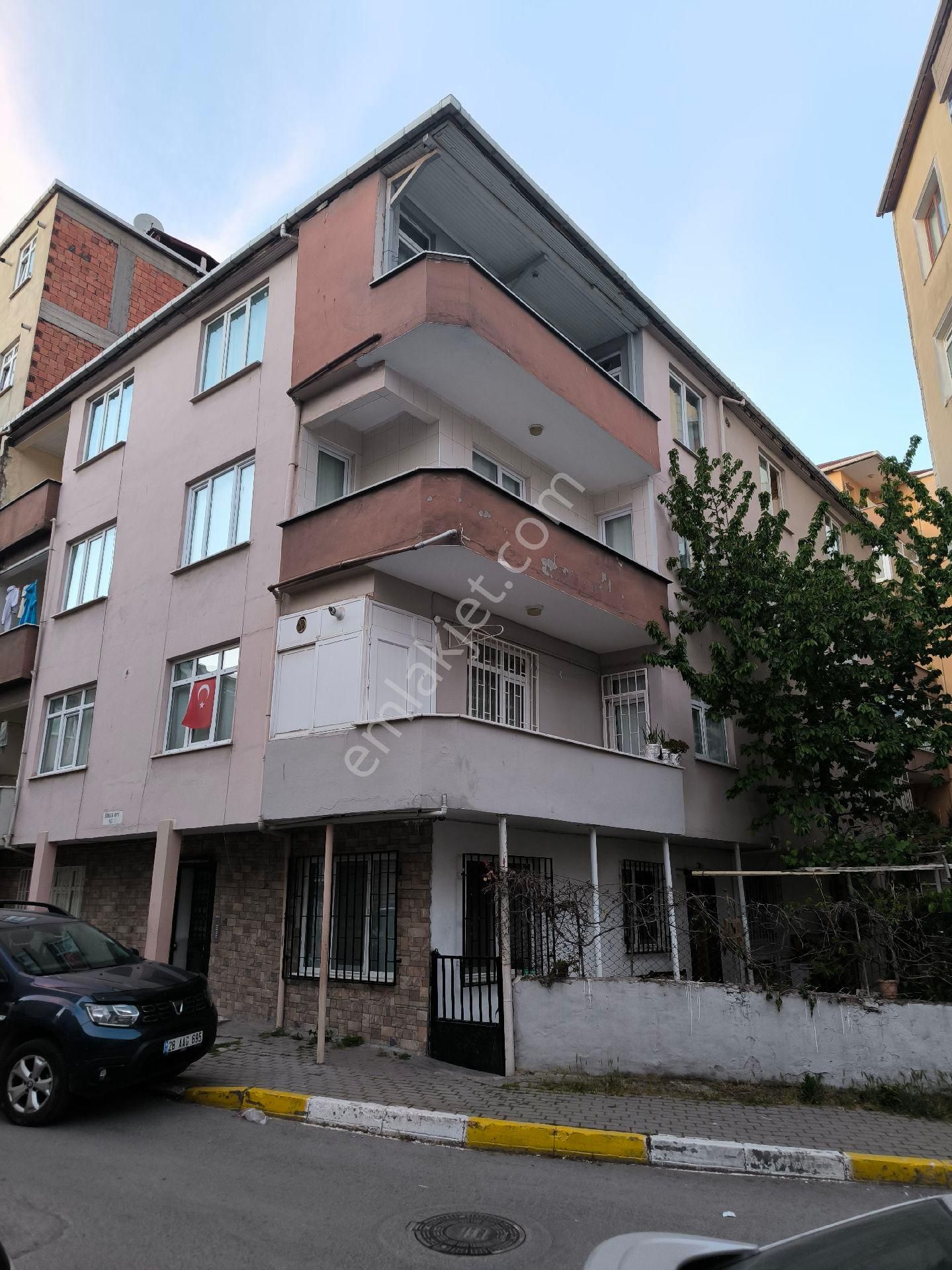 Pendik Kaynarca Esenler Mah De 3+1 Kombili 4cü Kat 120m2 Arsa Tapulu Satılık Daire