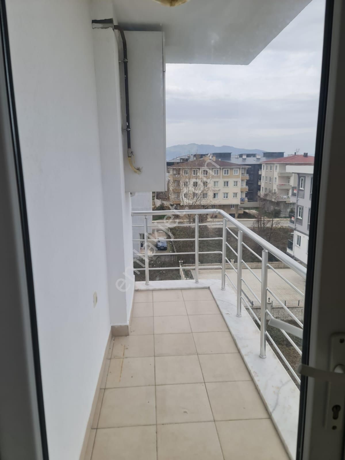 Ordu Cumhuriyet Mahallesi 1+1 Eşyasız Kiralık Daire