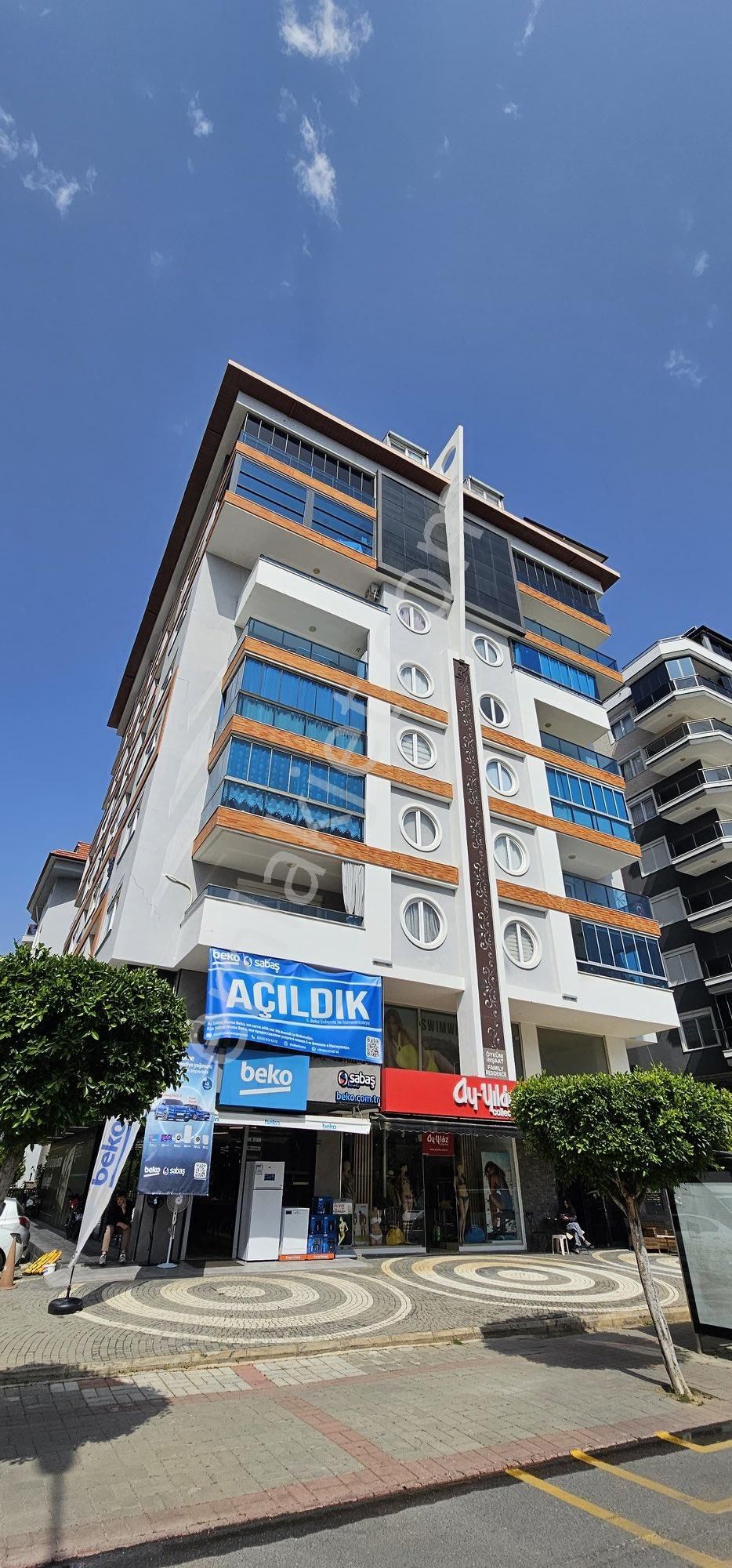 Satılık Alanya Mahmutlarda Barbaros Caddesinde 2+1 Full Aktiviteli Diare