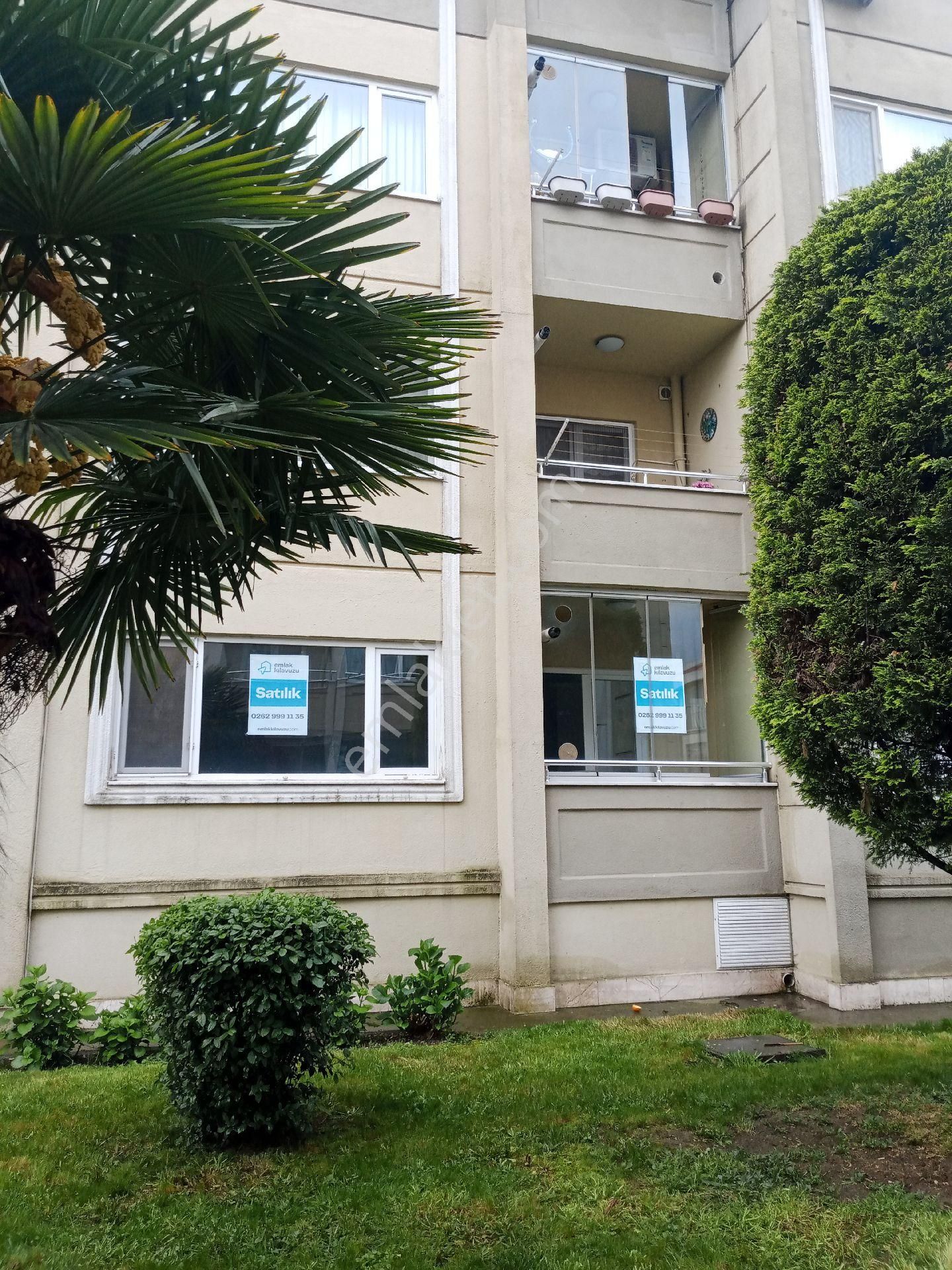 Kavanium Sitesinde Çarşı Tarafında 2+1 Satılık Daire