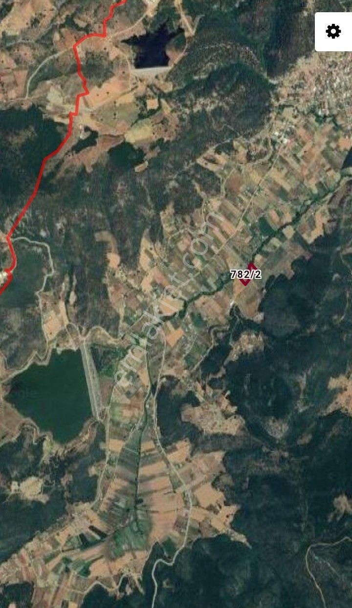 Kestel Gölcük'te Gölete Yakın, Dere Kenarında Elma Bahçesi