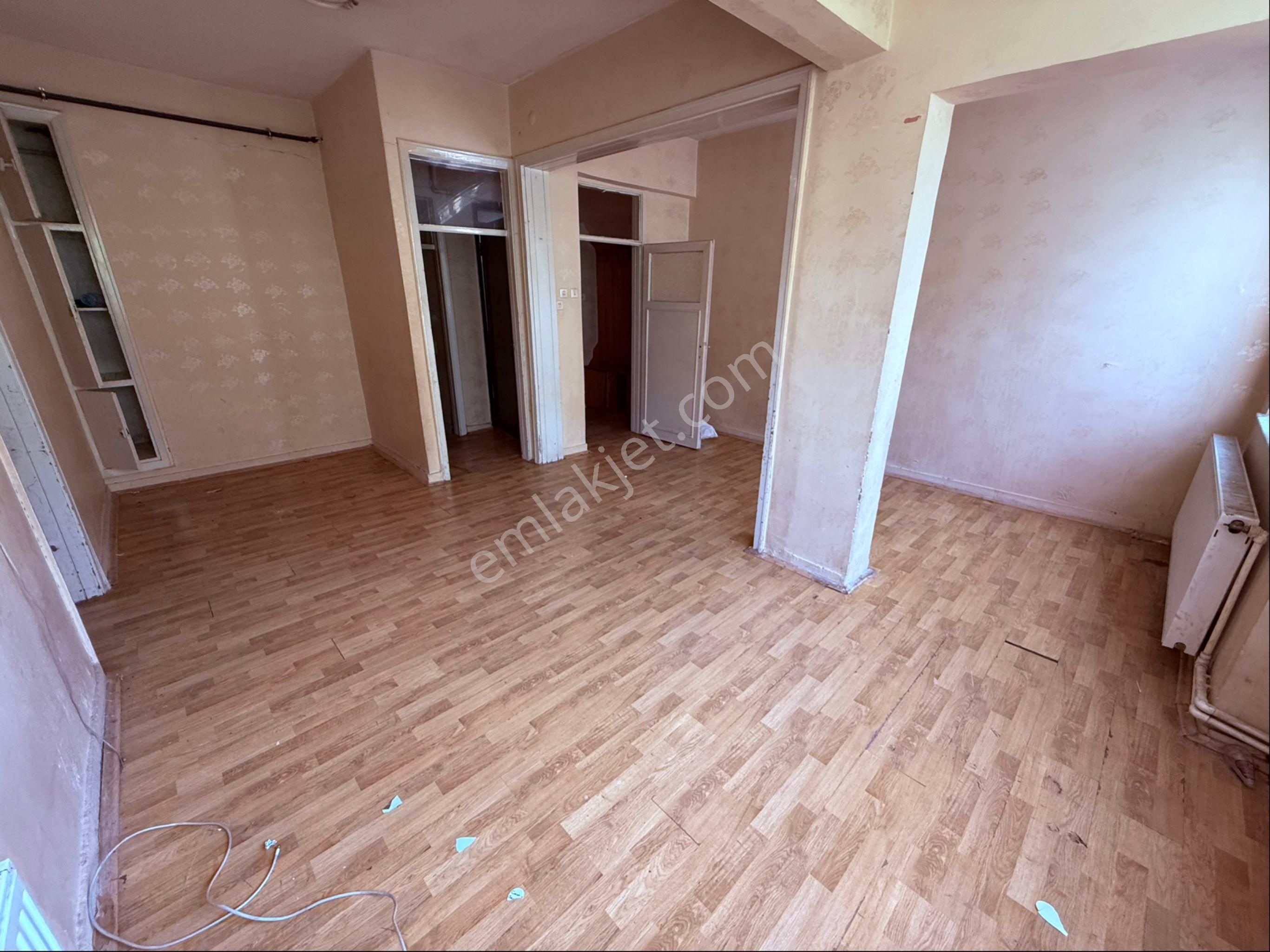 Uzaydan Binevlerde Ğiriş Kat Satılık Daire