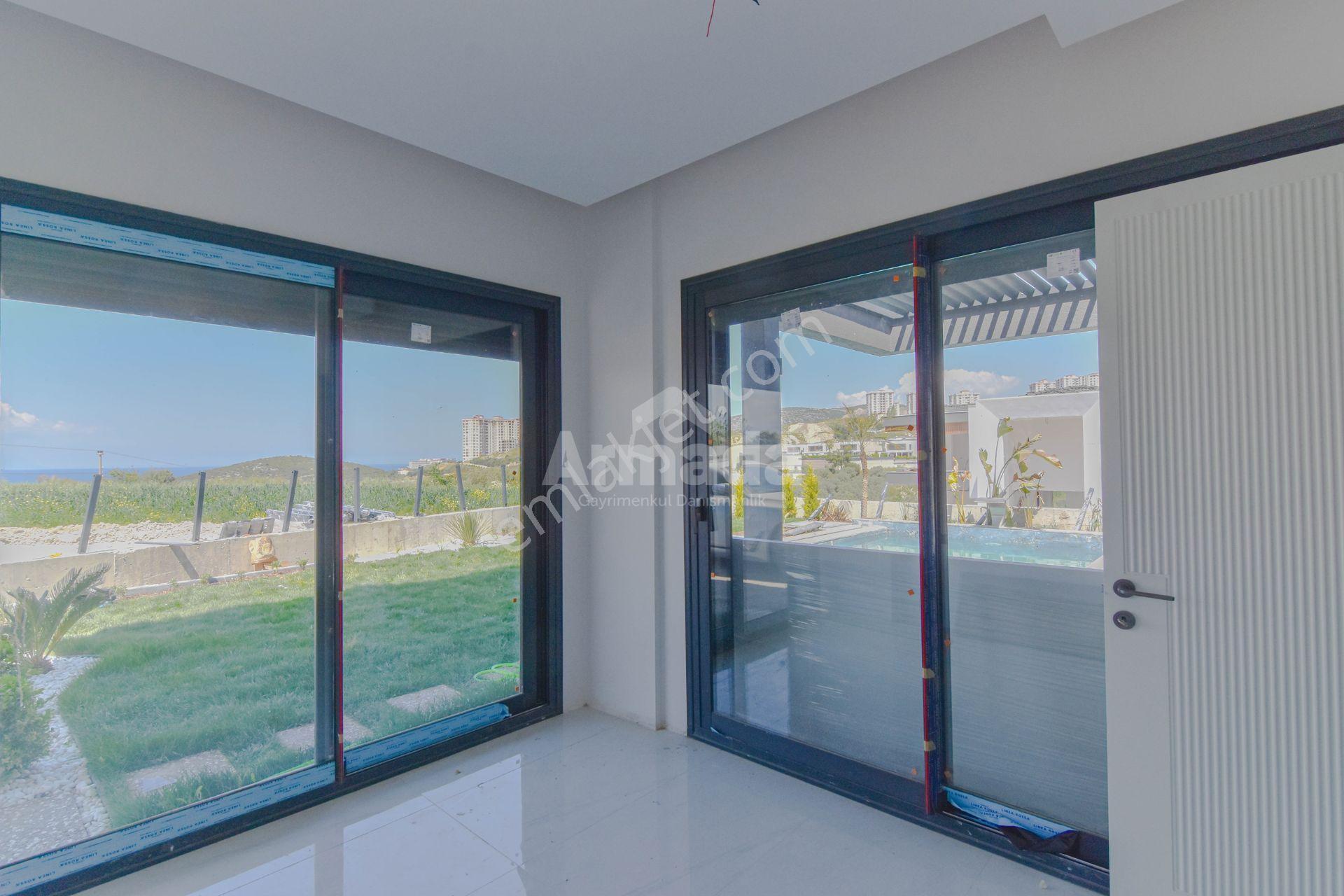 Kuşadası Karaova Mahallesi'nde Tek Müstakil Özel Havuzlu Villa - Görsel 17