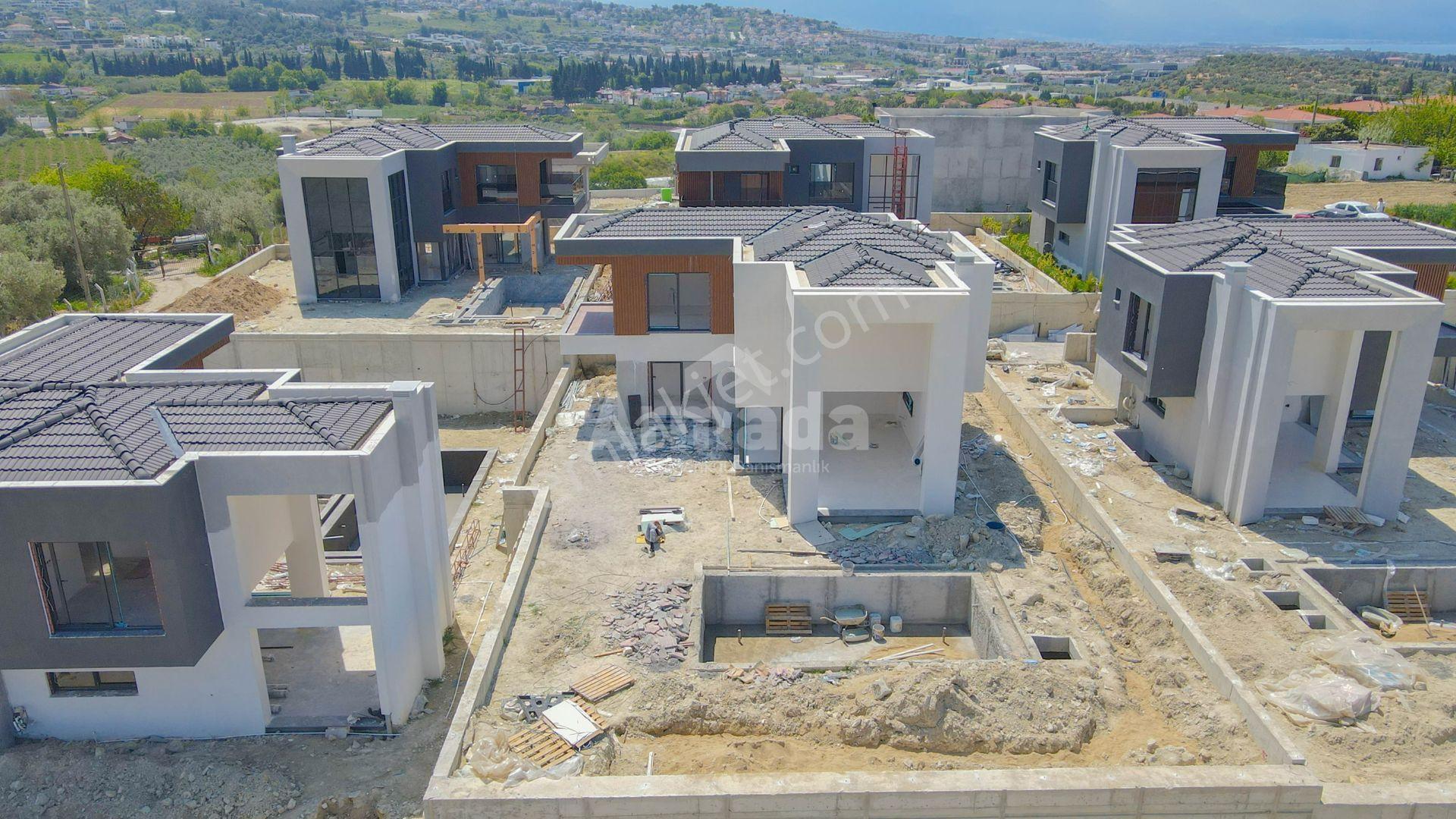 Kuşadası Karaova Mahallesi'nde Tek Müstakil Özel Havuzlu Villa - Görsel 7