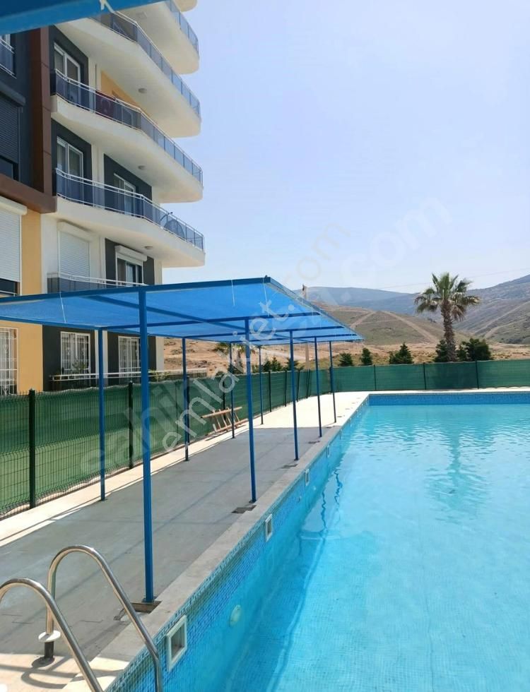 Menemen | İstiklal Mah | Satılık 3+1 Çift Banyo | Havuzlu Site'de