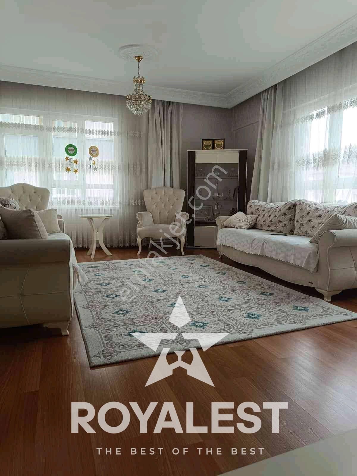 Royalest Ten Gazikentte Satılık Bakımlı Fırsat Daire
