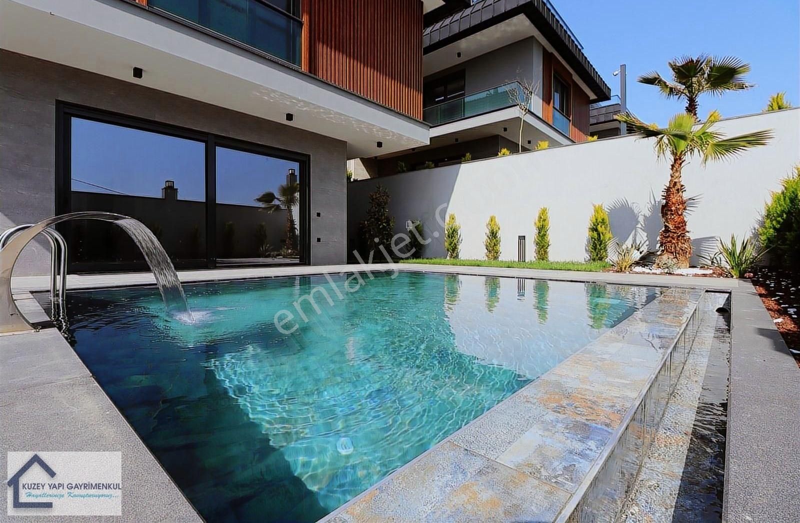 Beylikdüzü Kavaklıda Satılık Villa Deniz Manzaralı
