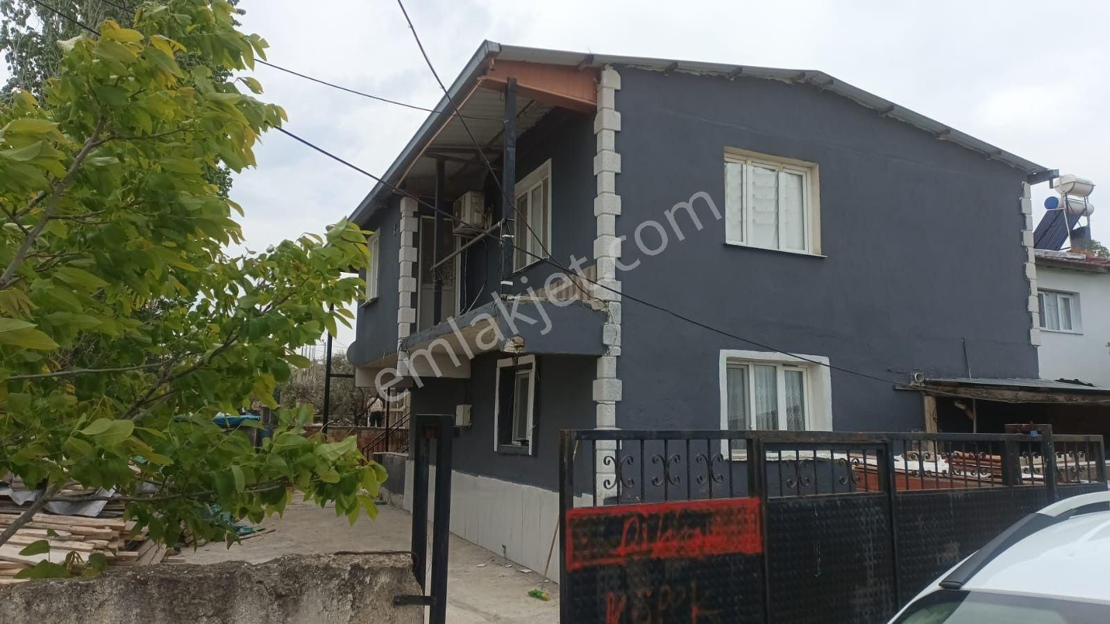 4 Kat İmarlı Köy İçi Yol Üstü 327m
