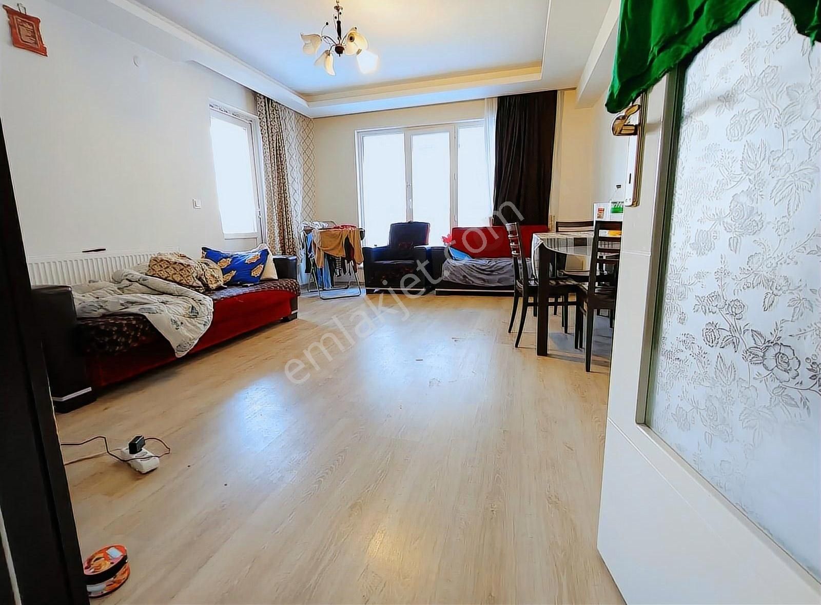 Emniyet Ankaradan Y.giriş İkinci Kat Konumlu 3+1 Altı Daire