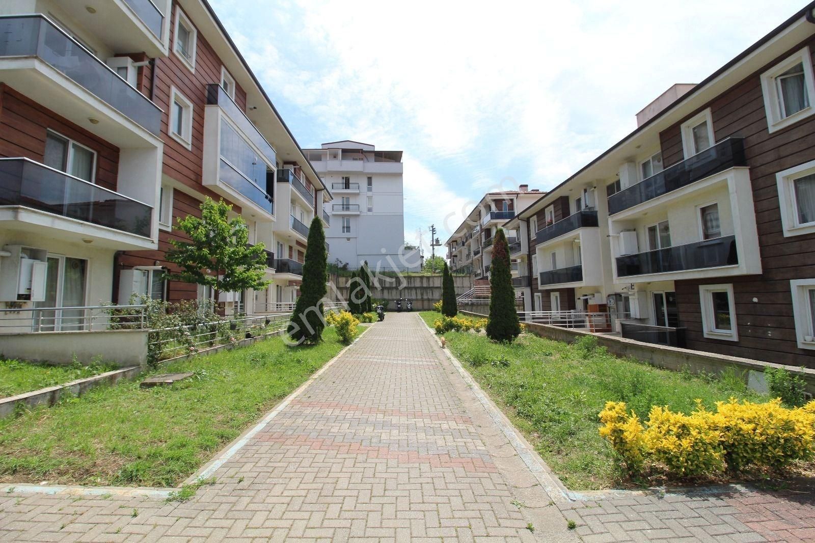 Üniversite Yolu Bağçeşme Mevkii Site İçinde Kiralık Daire