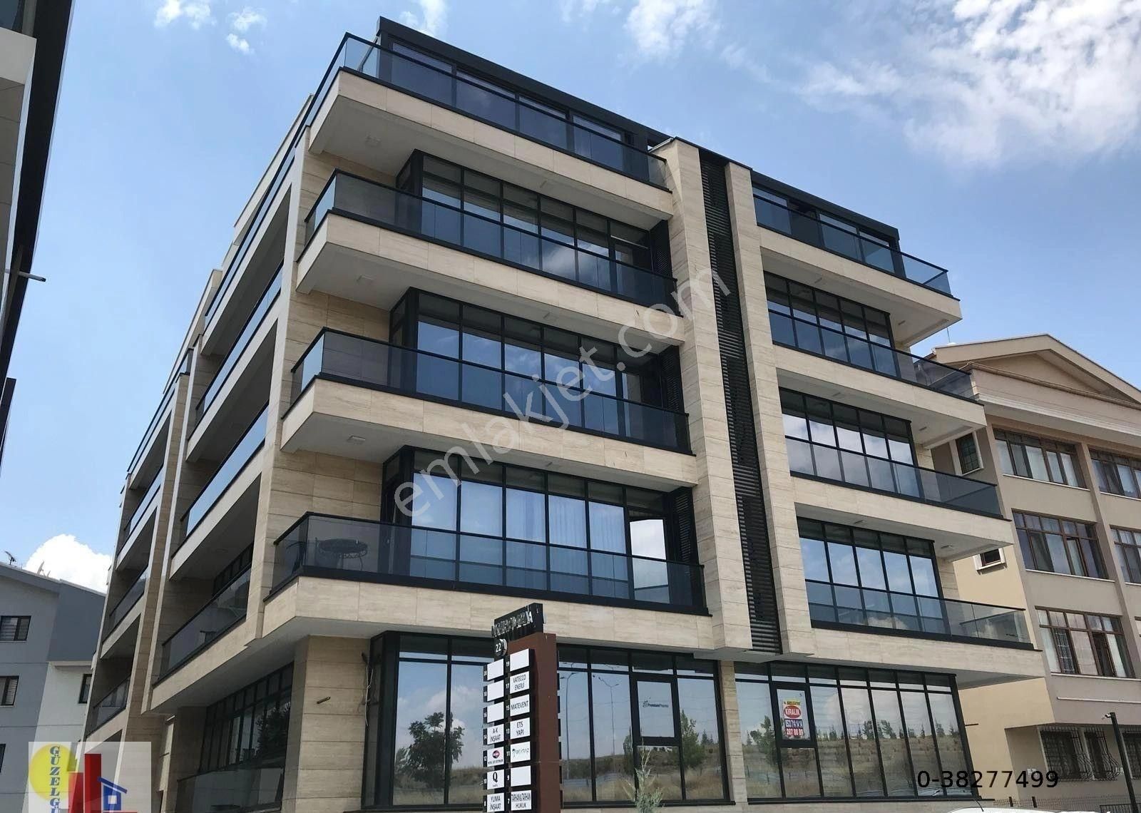 Mustafa Kemal 'de Çift Cepheli Sekretaryalı Ofis,