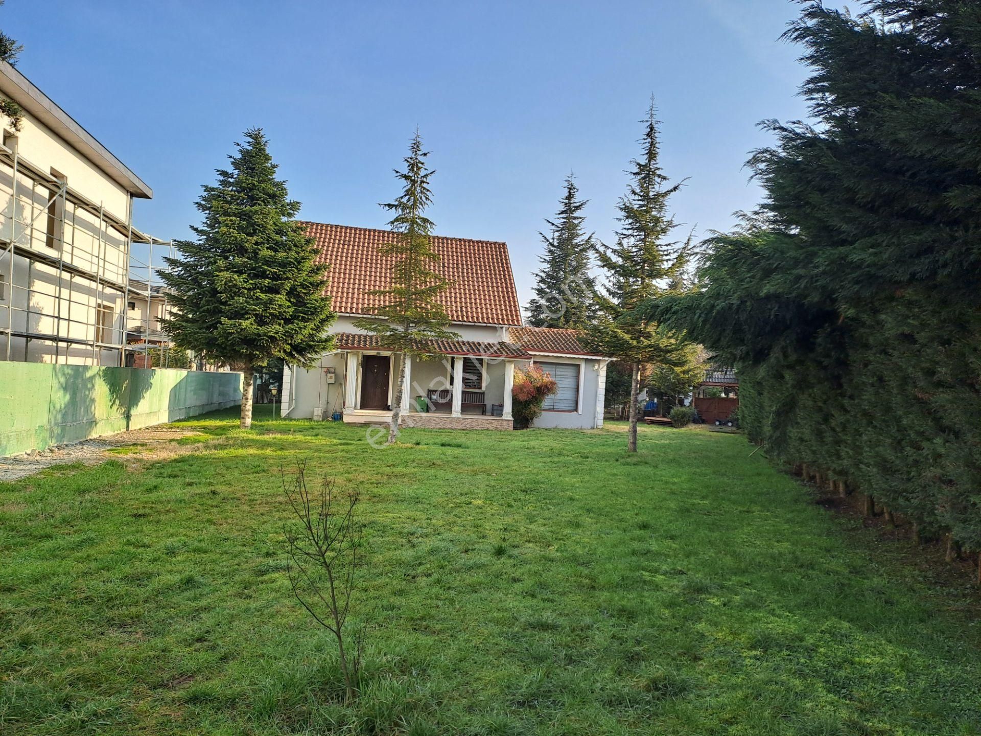 Düzce Sarayyerinde Satılık 4+1 Willa
