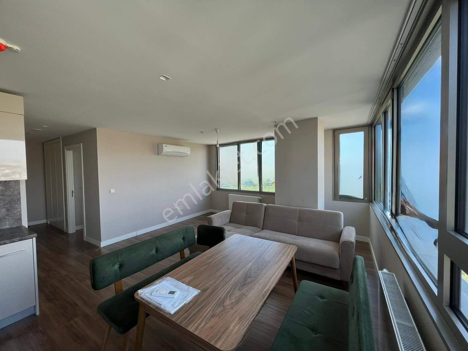 Satış Ve Kiralama Ofisinden Kiracılı Satılık 1+1 Daire