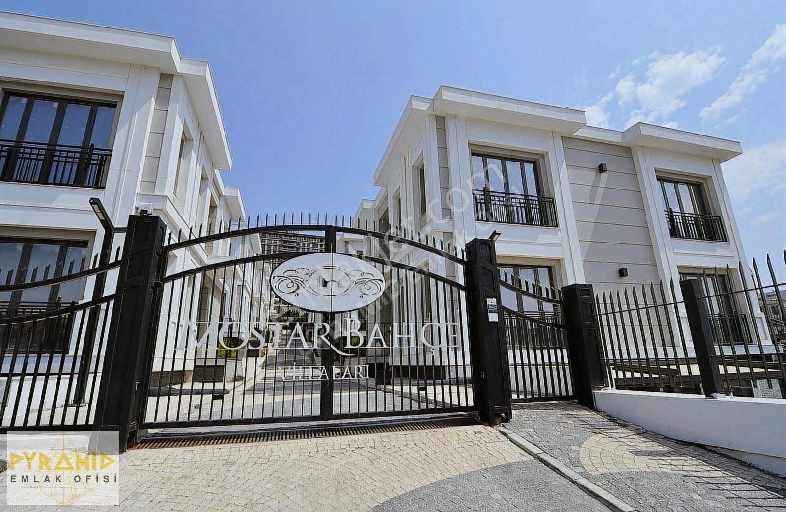Pyramıd'den Başakşehir Mostar Bahçe Müstakil Natamam Eşsiz Villa