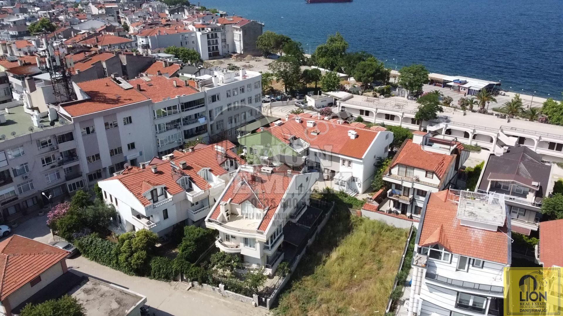 Erdek Halitpaşa Mahallesi Sahile 2dk Uzaklıkta 4+1 250m² Satılık 11 Yaşında Villa