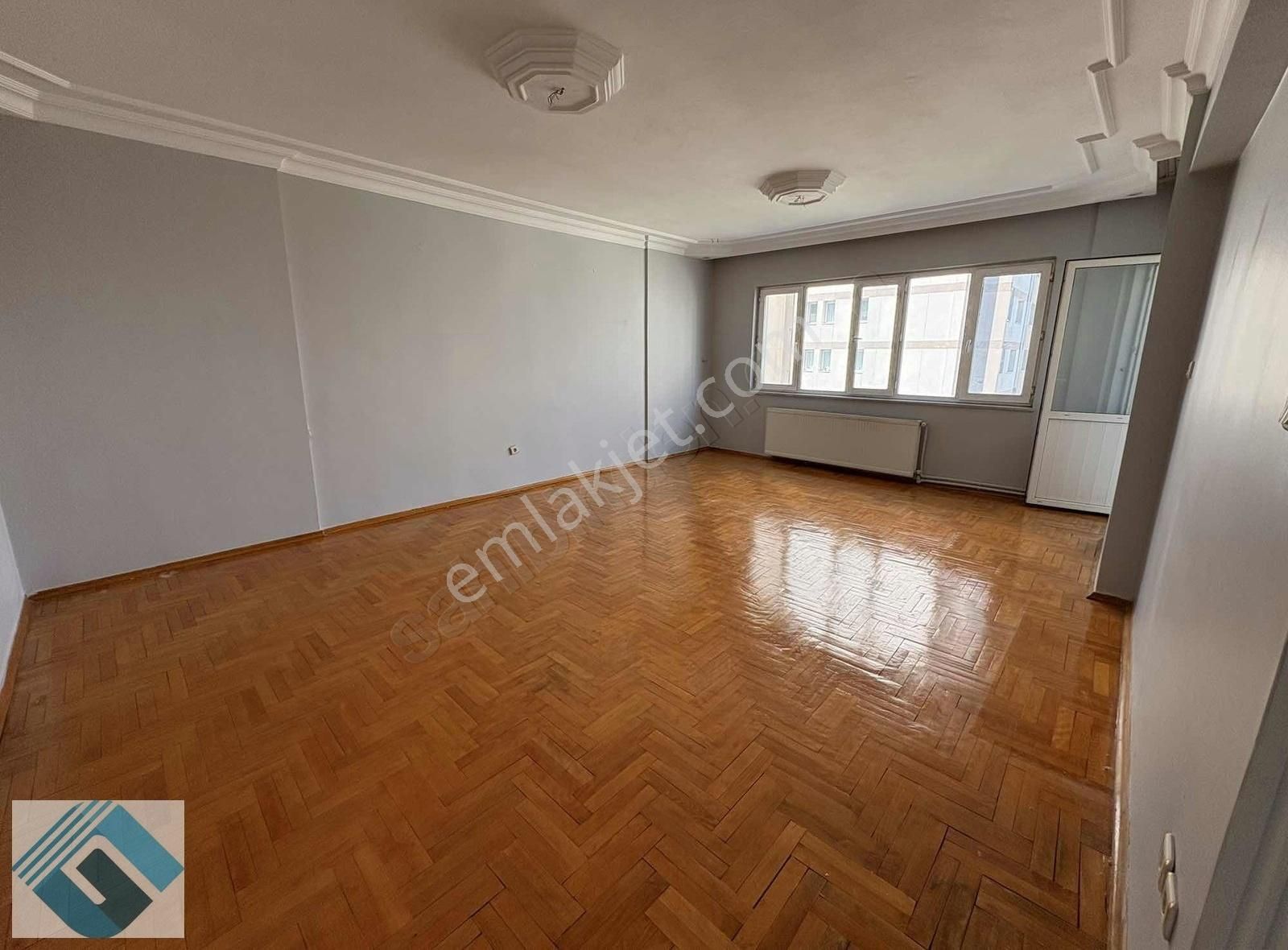 Beylikdüzü Barış Mahallesinde Temiz Bakımlı Kiralık 3+1